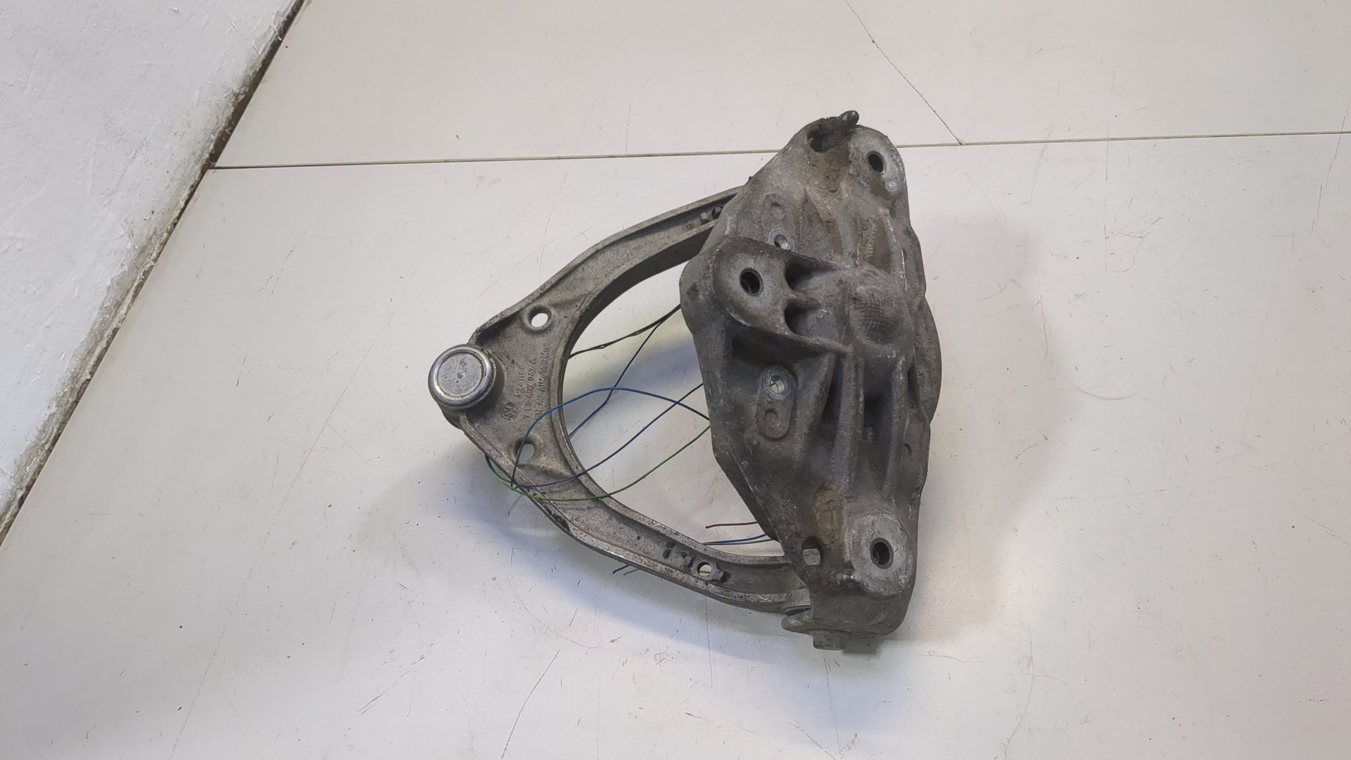 Рычаг передний