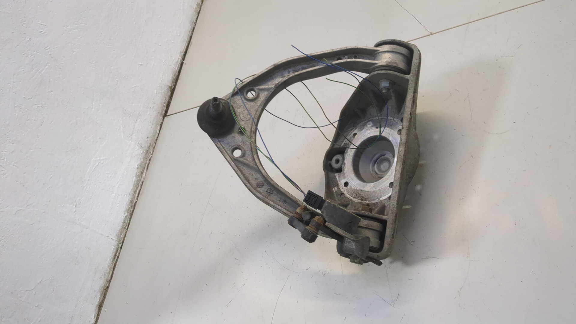 Рычаг передний