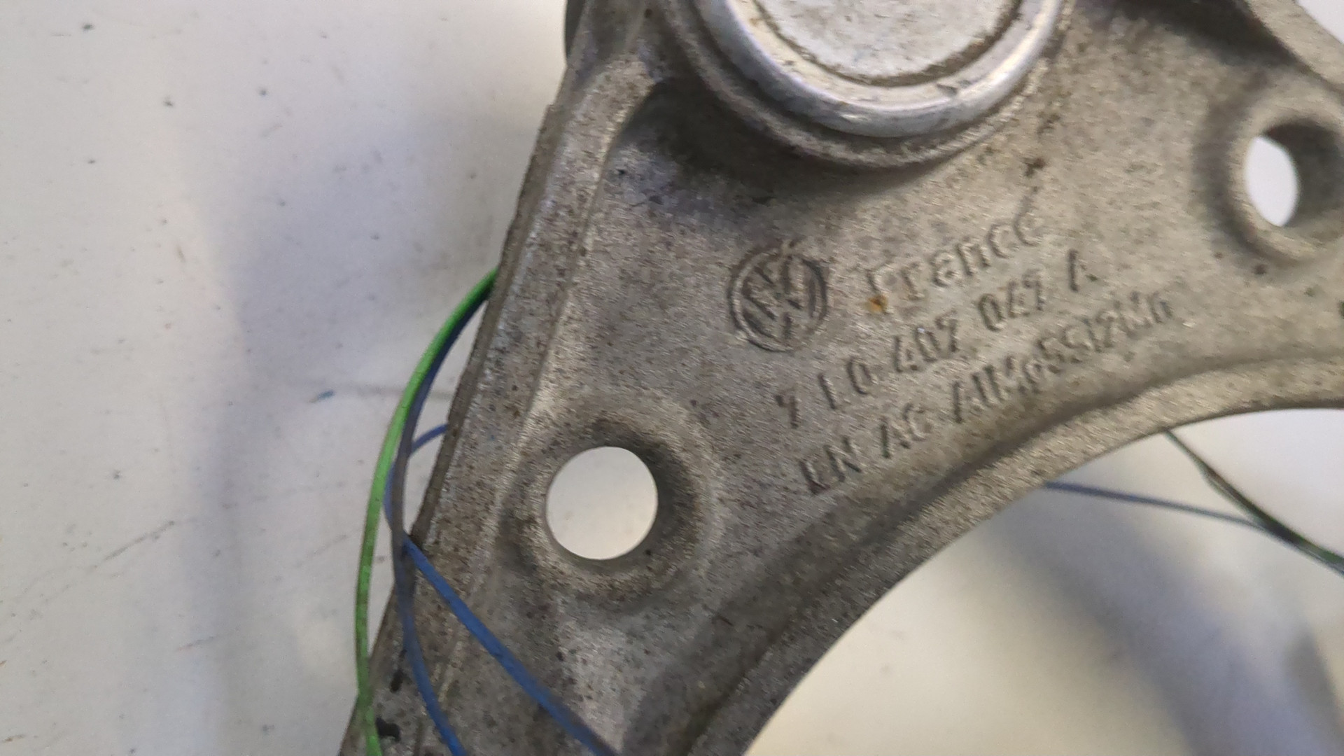 Рычаг передний