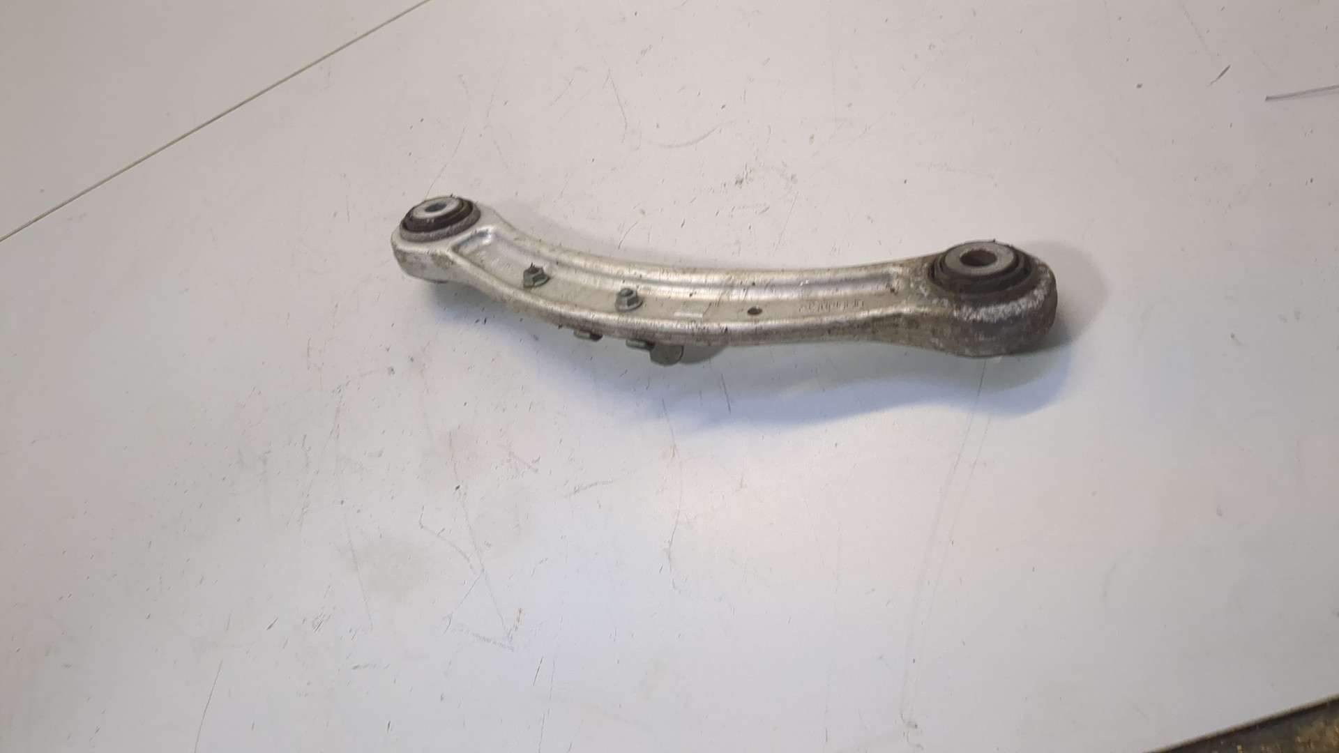 Рычаг задний правый