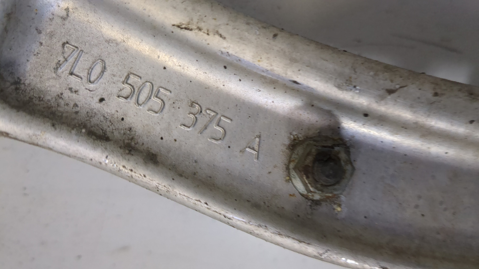 Рычаг задний правый