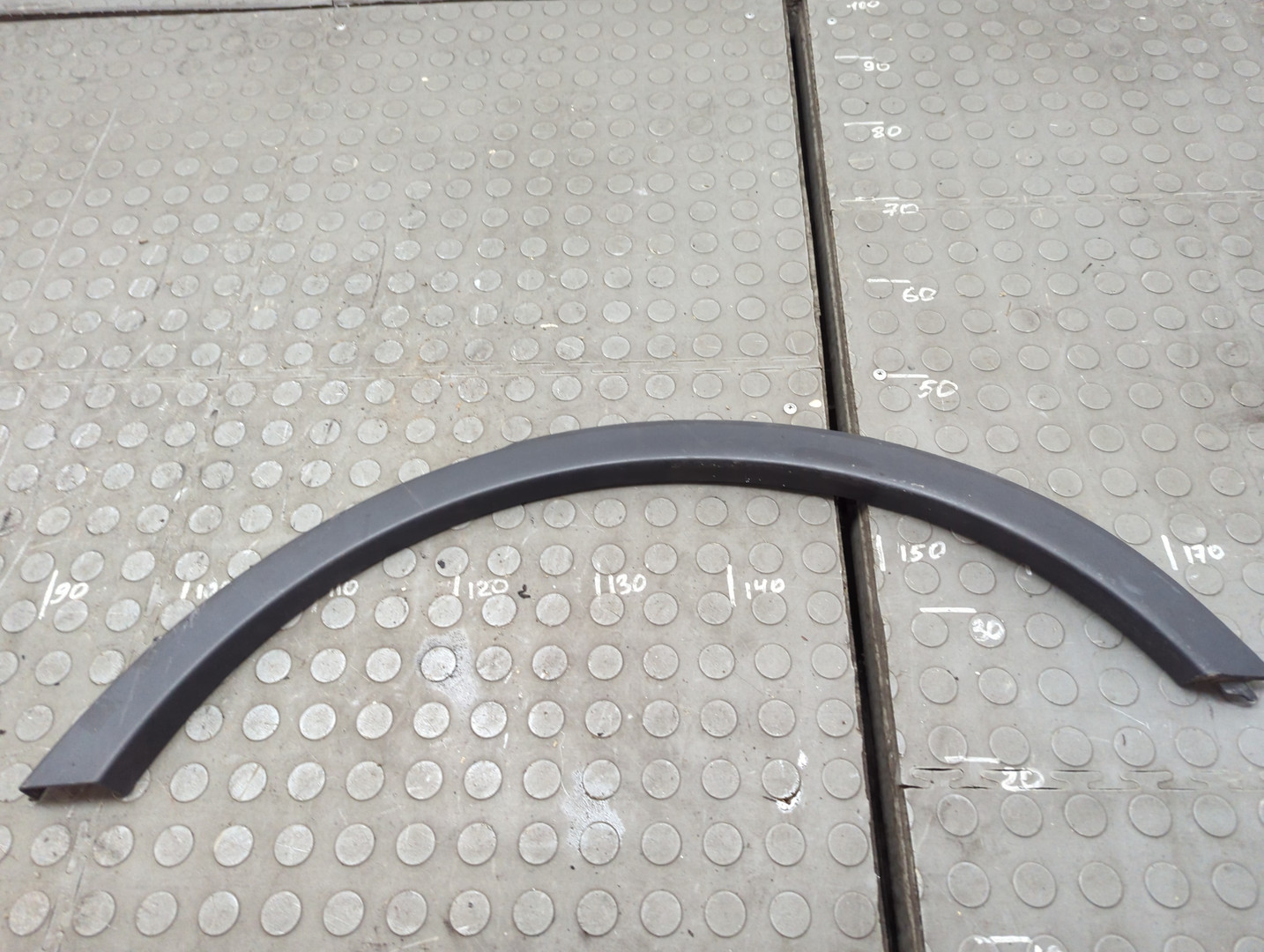 Накладка заднего крыла левого