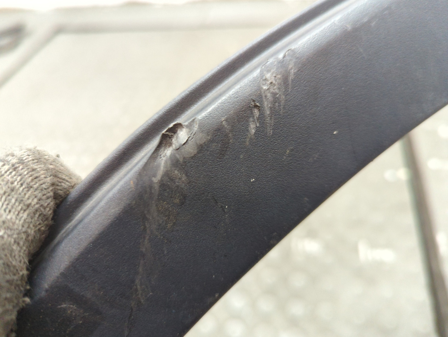 Накладка заднего крыла левого