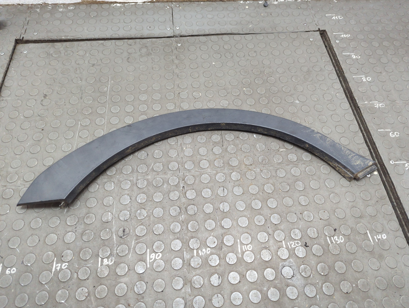 Молдинг заднего крыла правого