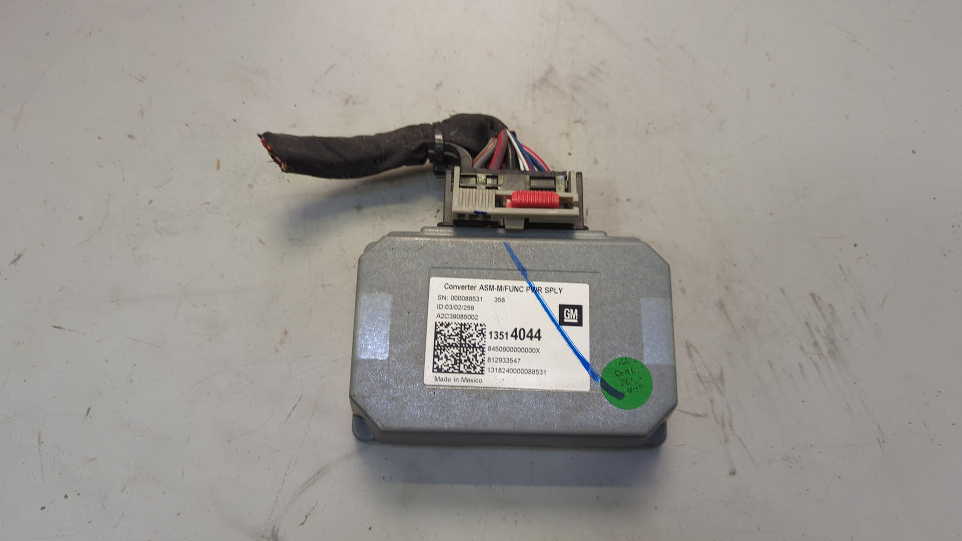 Преобразователь напряжения (адаптер)