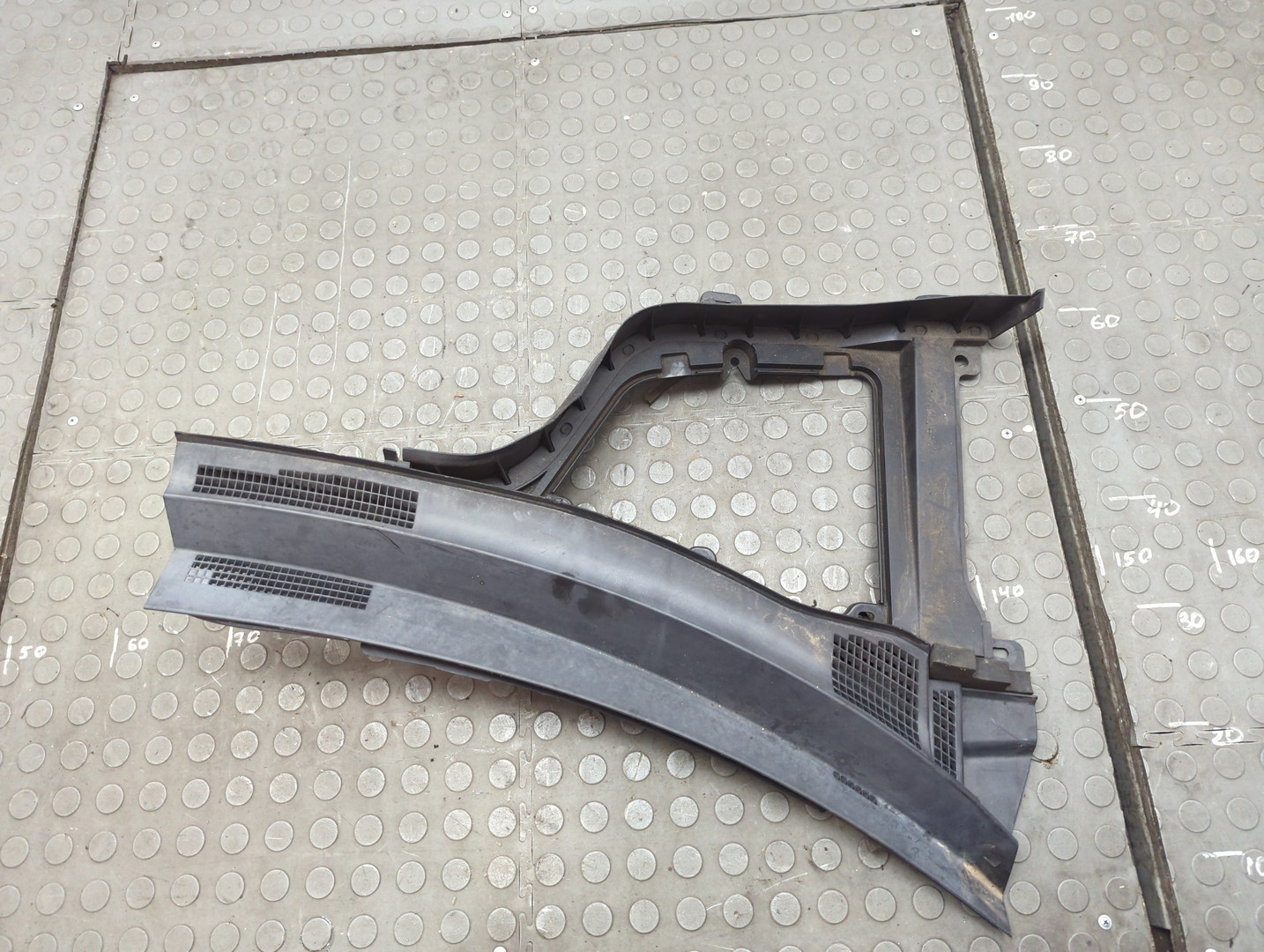 Решетка стеклоочистителей (Жабо)