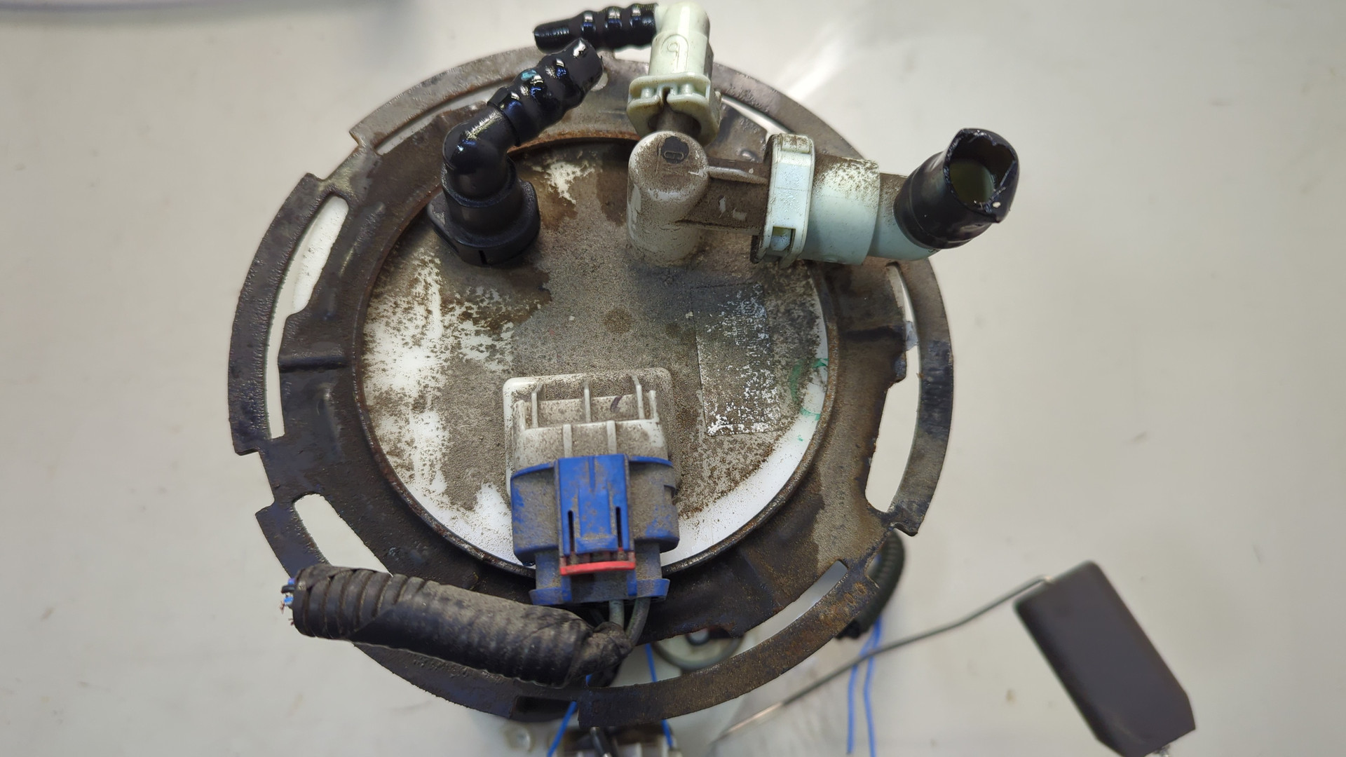 Насос топливный электрический