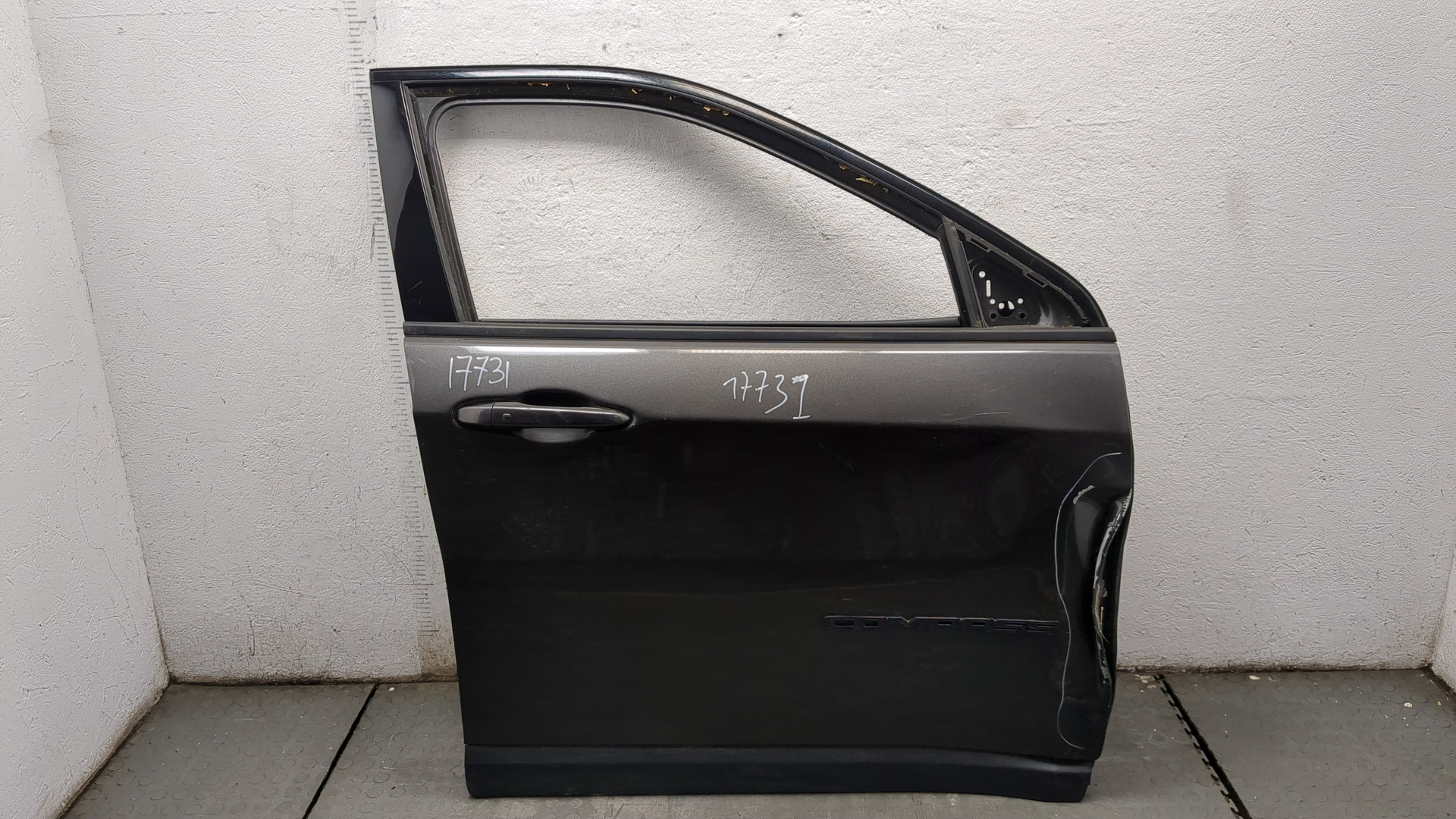 Дверь передняя правая