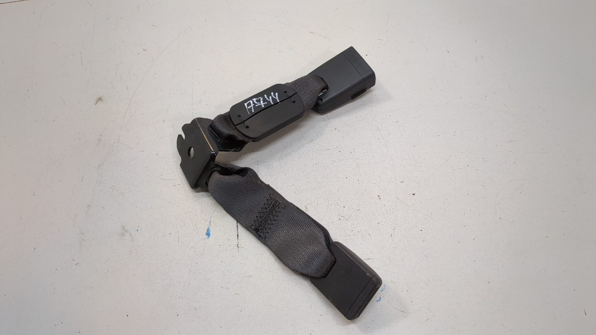 Ответная часть ремня безопасности