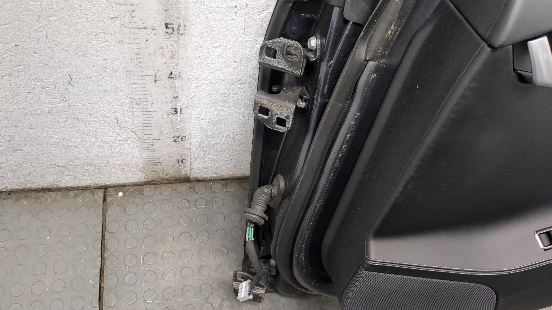 Дверь задняя правая