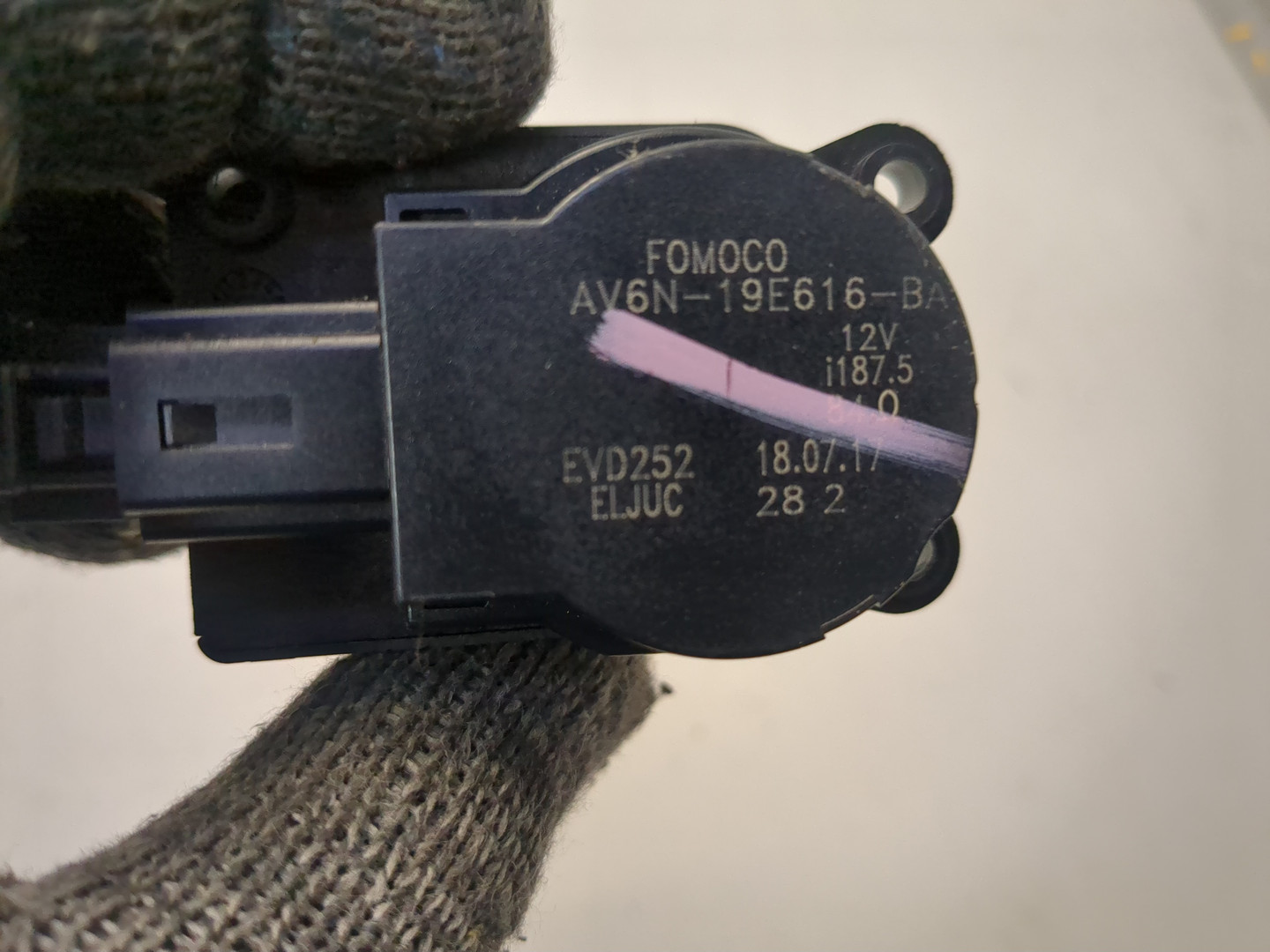 Моторчик заслонки печки