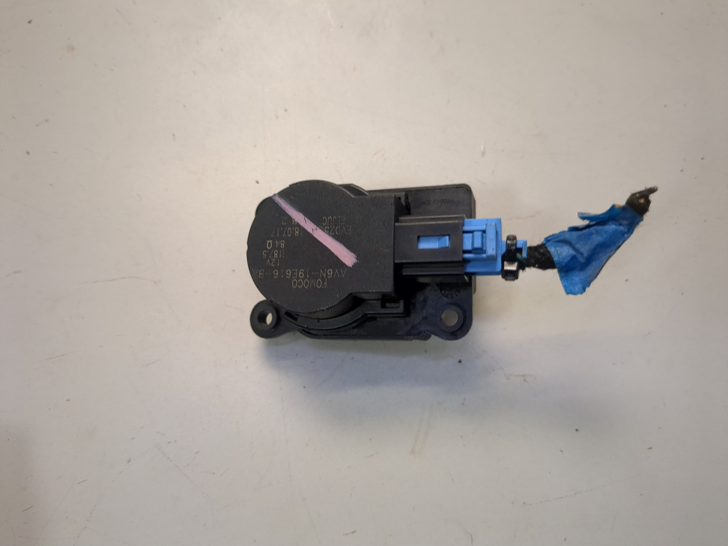 Моторчик заслонки печки