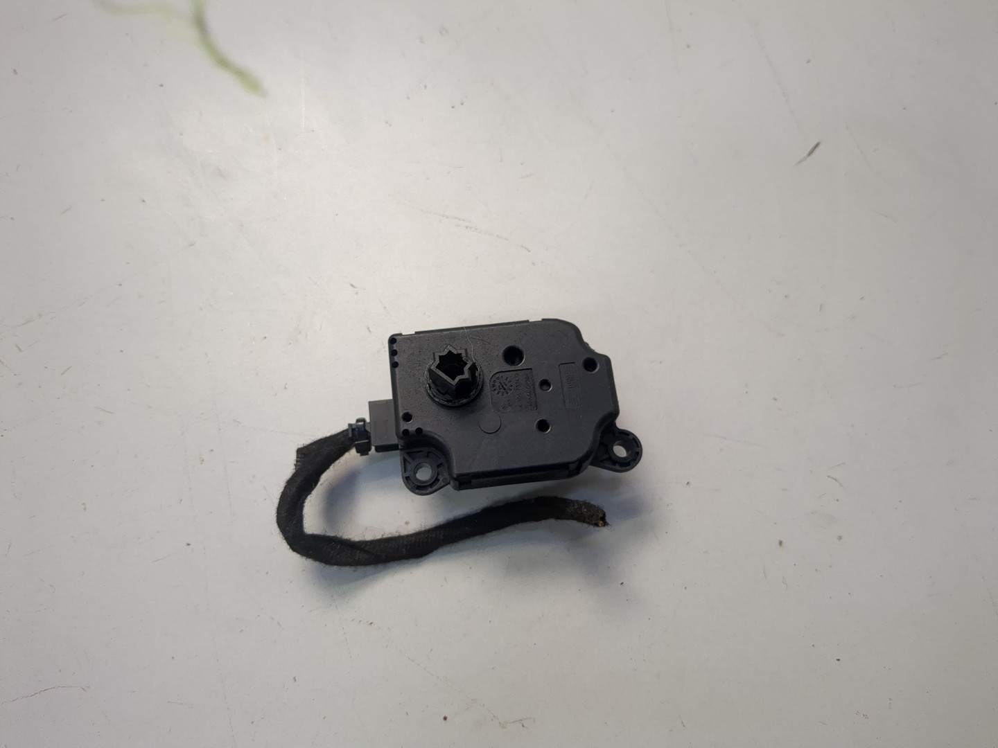 Моторчик заслонки печки