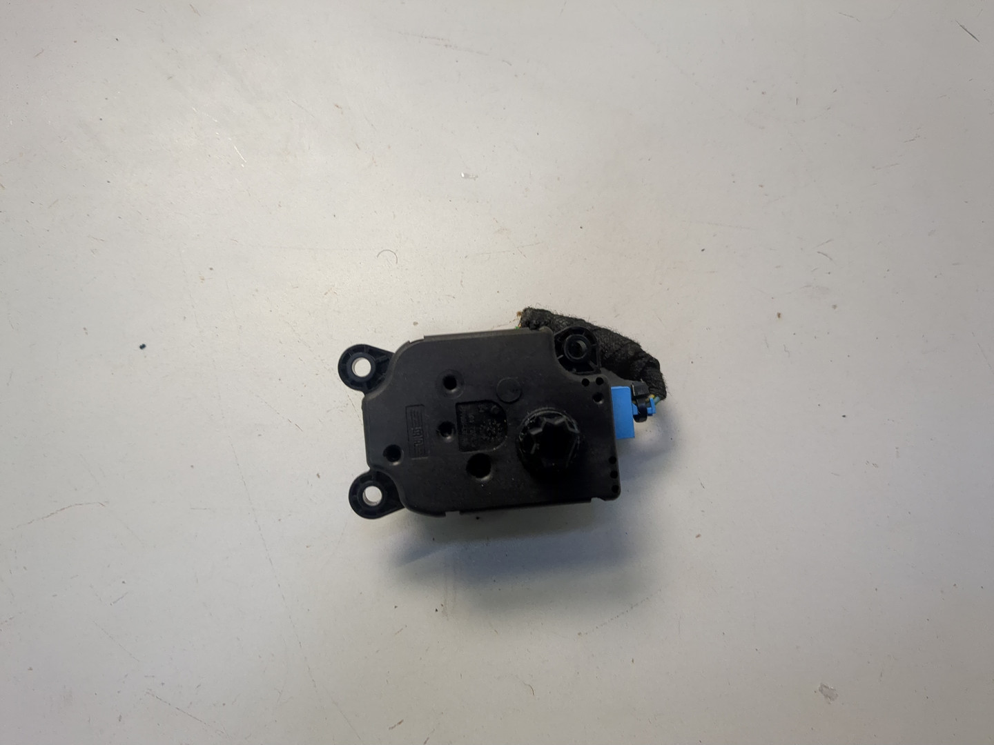 Моторчик заслонки печки