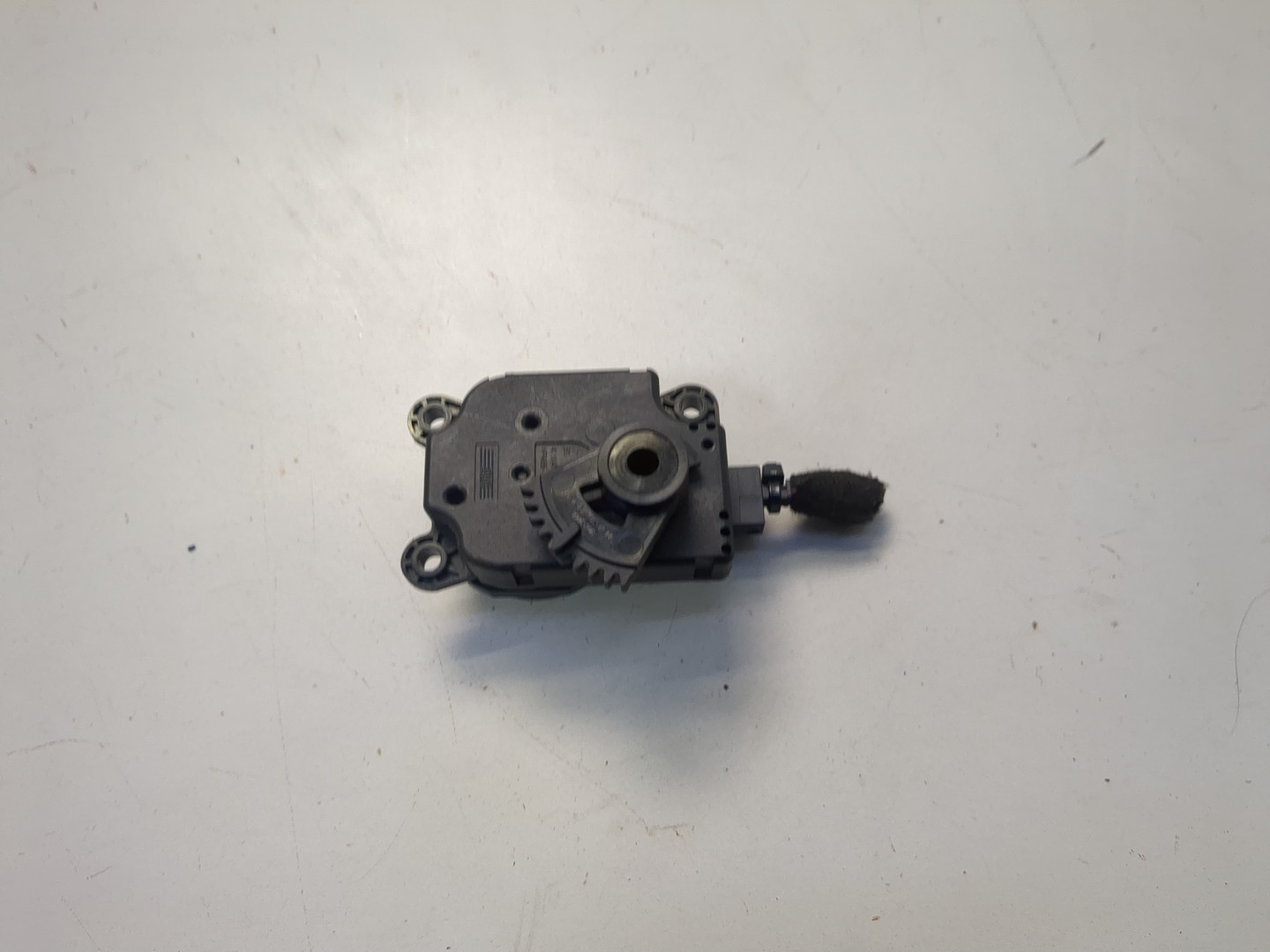 Моторчик заслонки печки