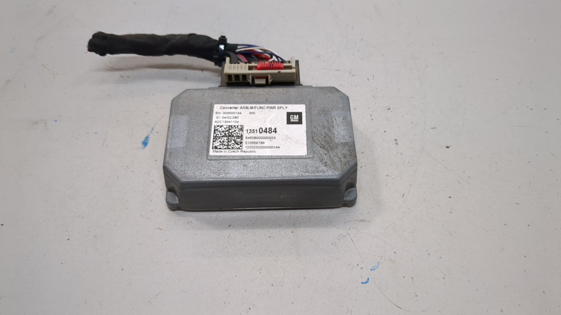 Преобразователь напряжения (адаптер)