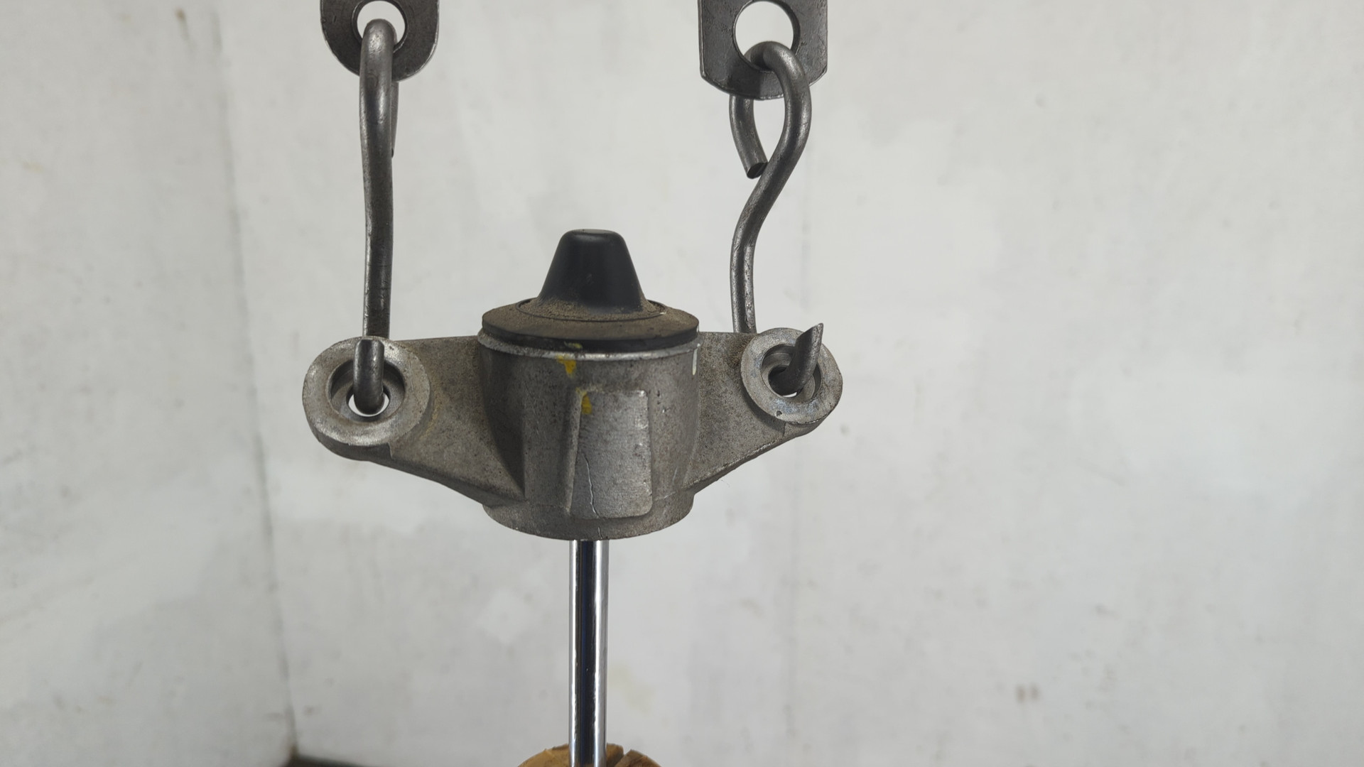 Амортизатор задний (стойка)