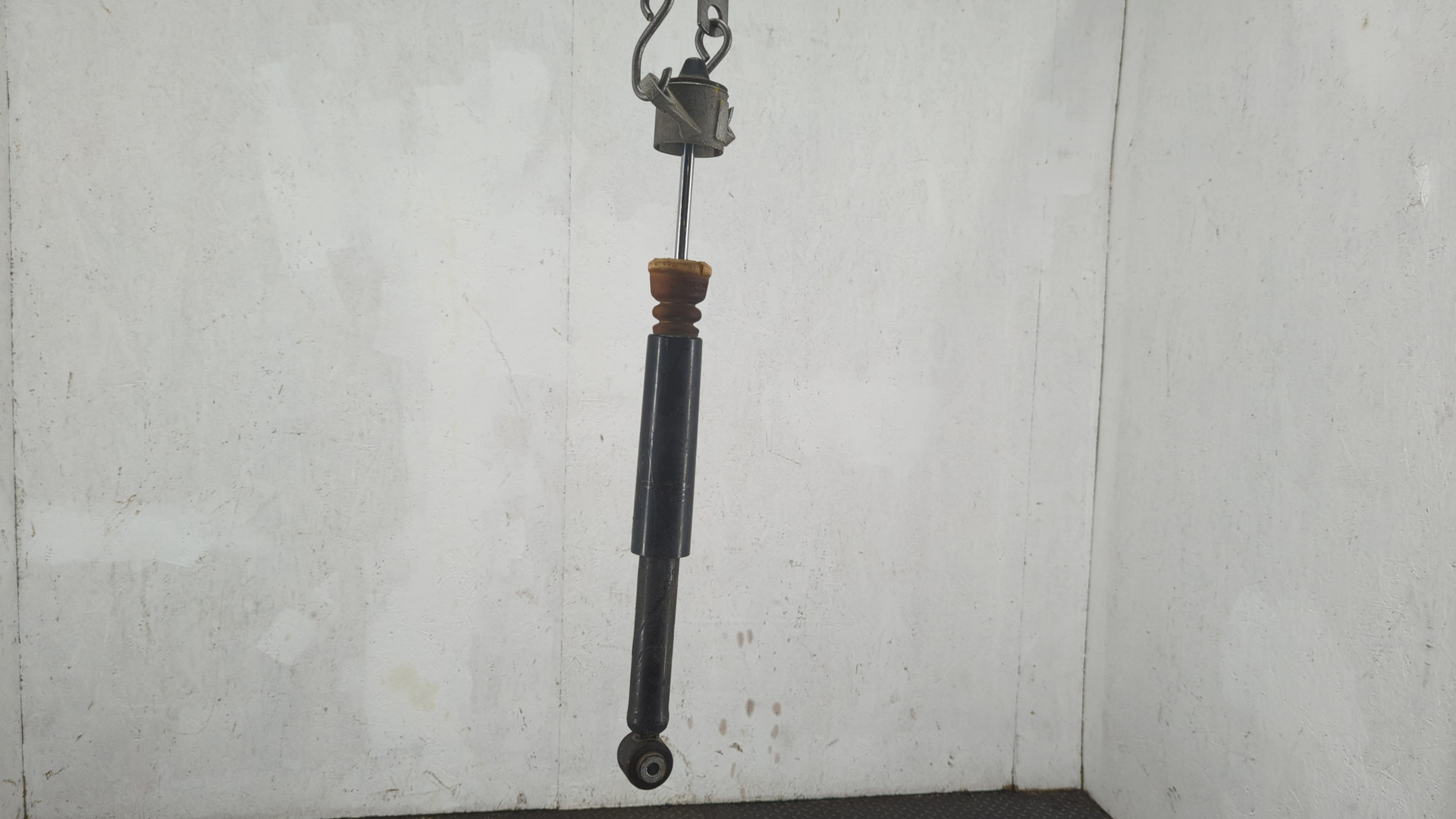 Амортизатор задний (стойка)