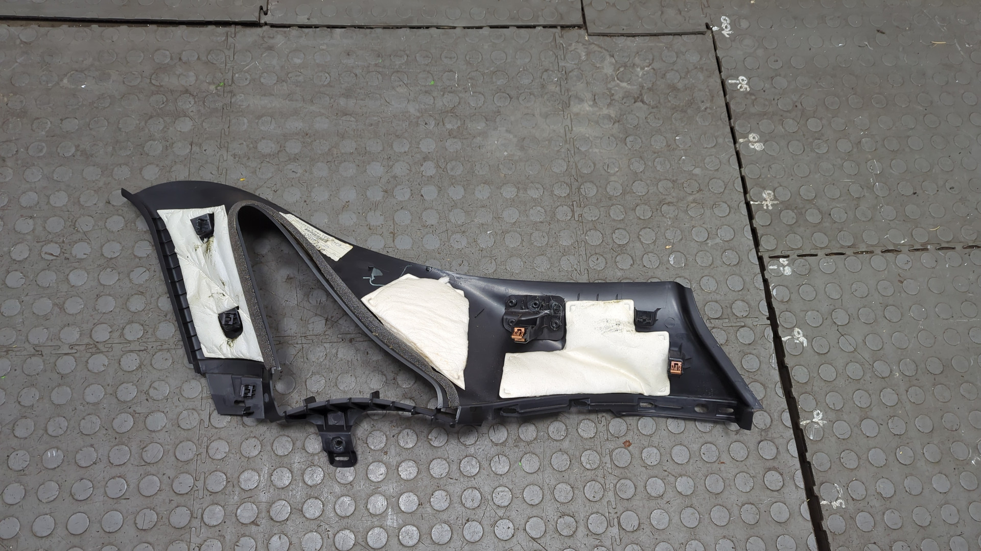 Обшивка стойки