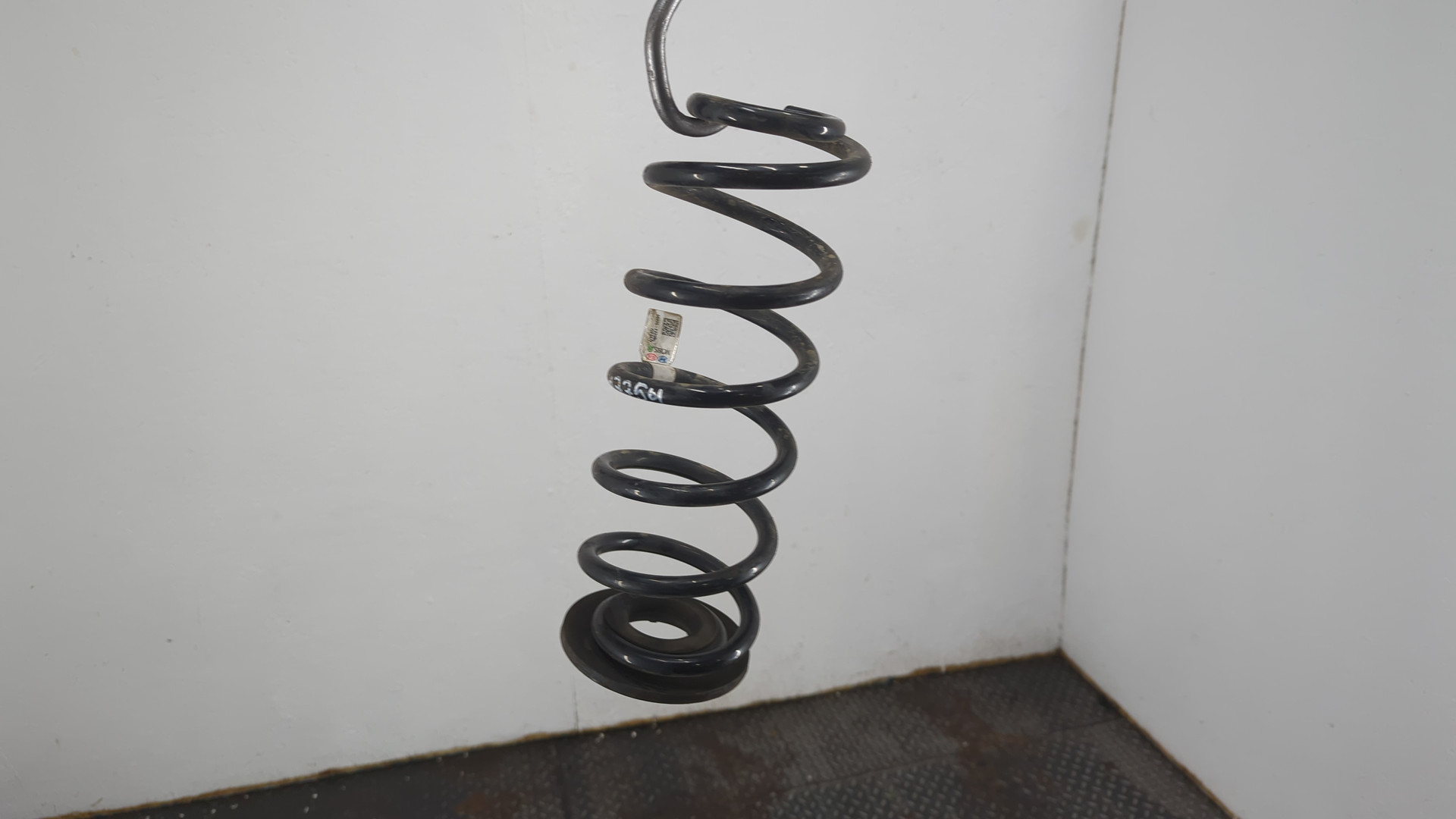 Пружина задняя