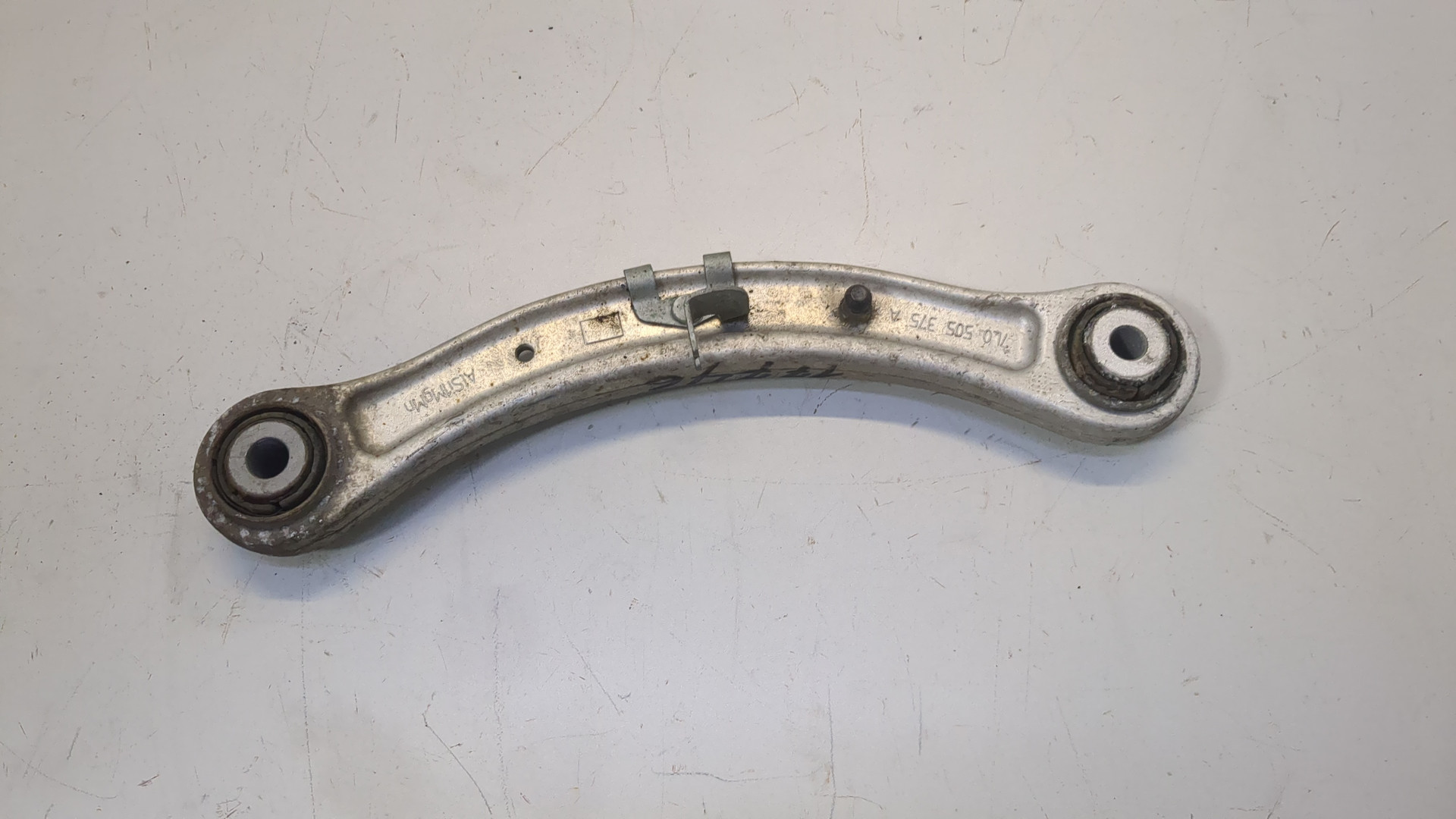 Рычаг задний правый