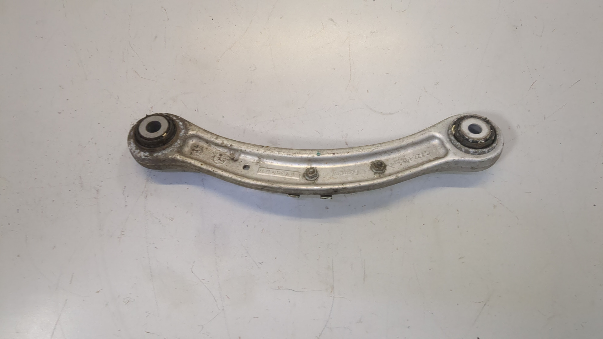 Рычаг задний правый