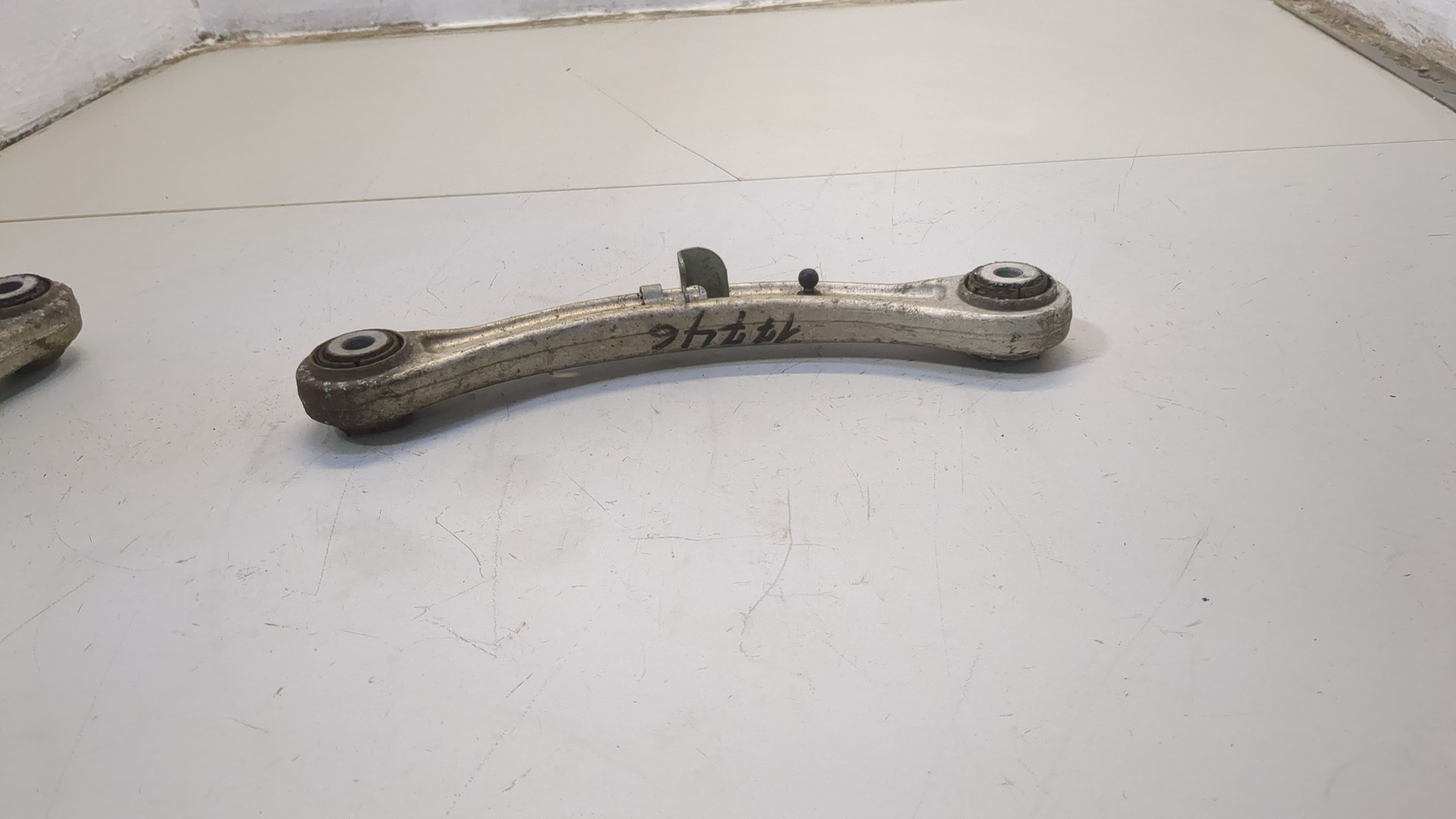 Рычаг задний правый