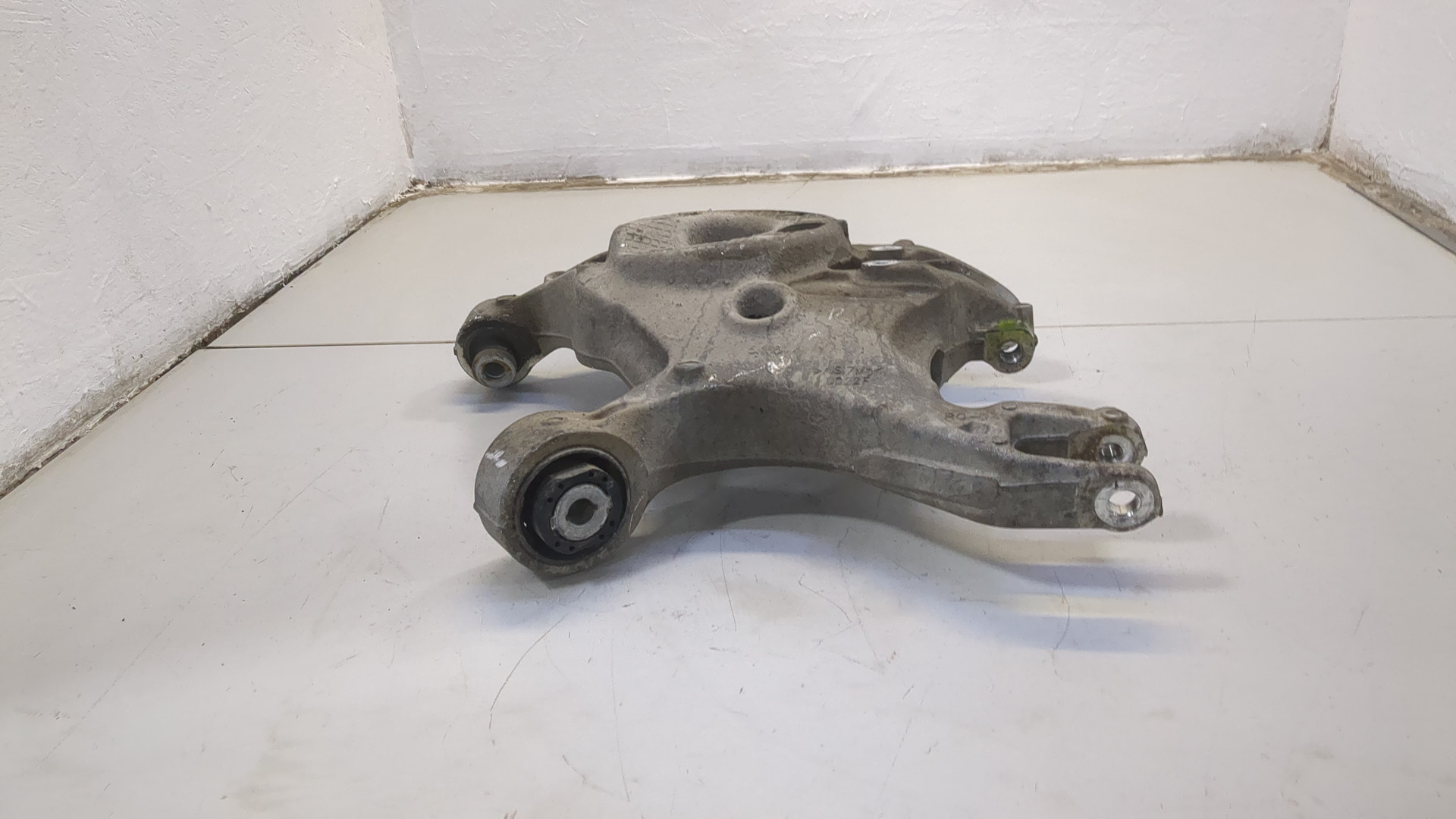 Рычаг задний правый