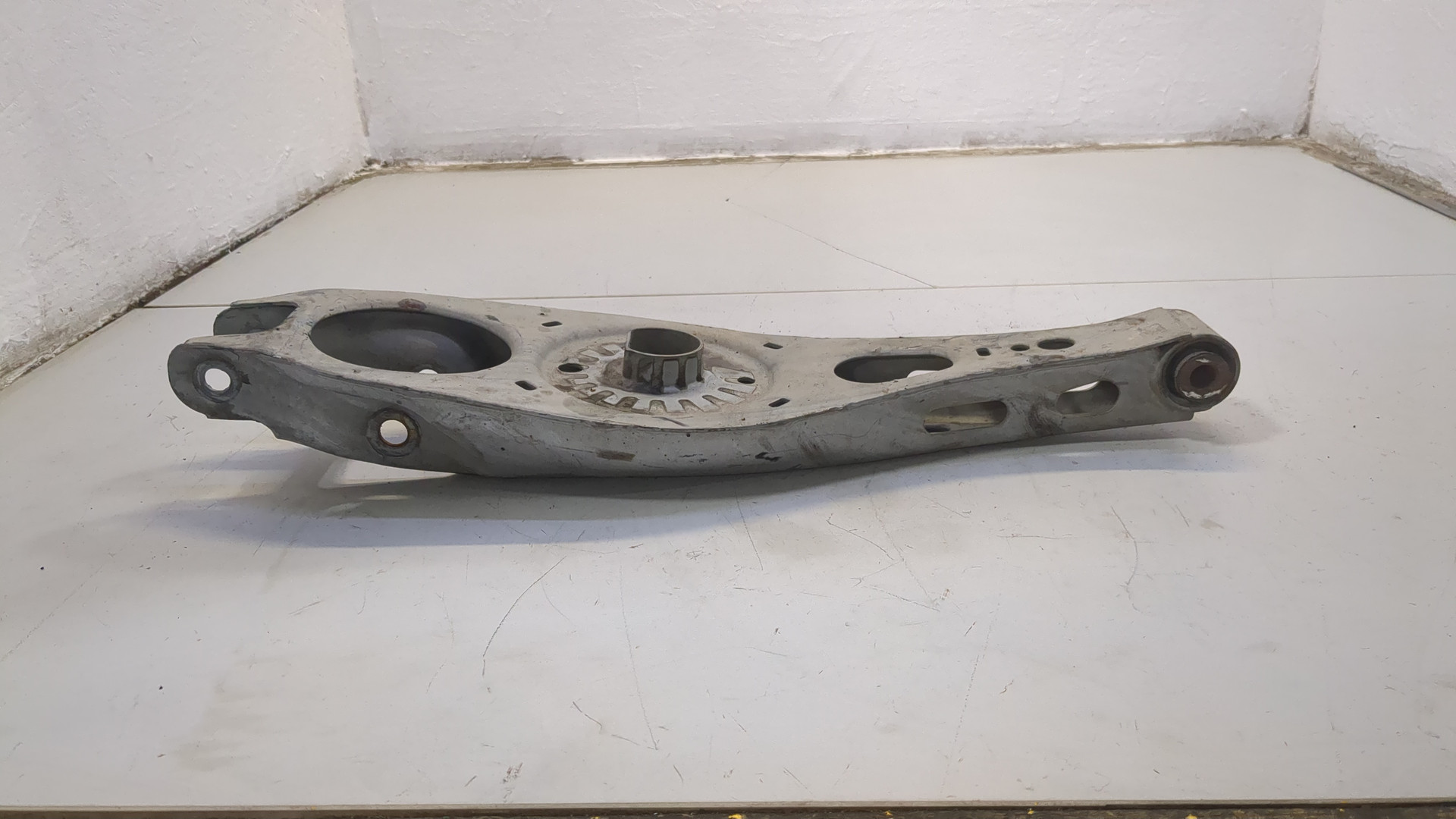 Рычаг задний