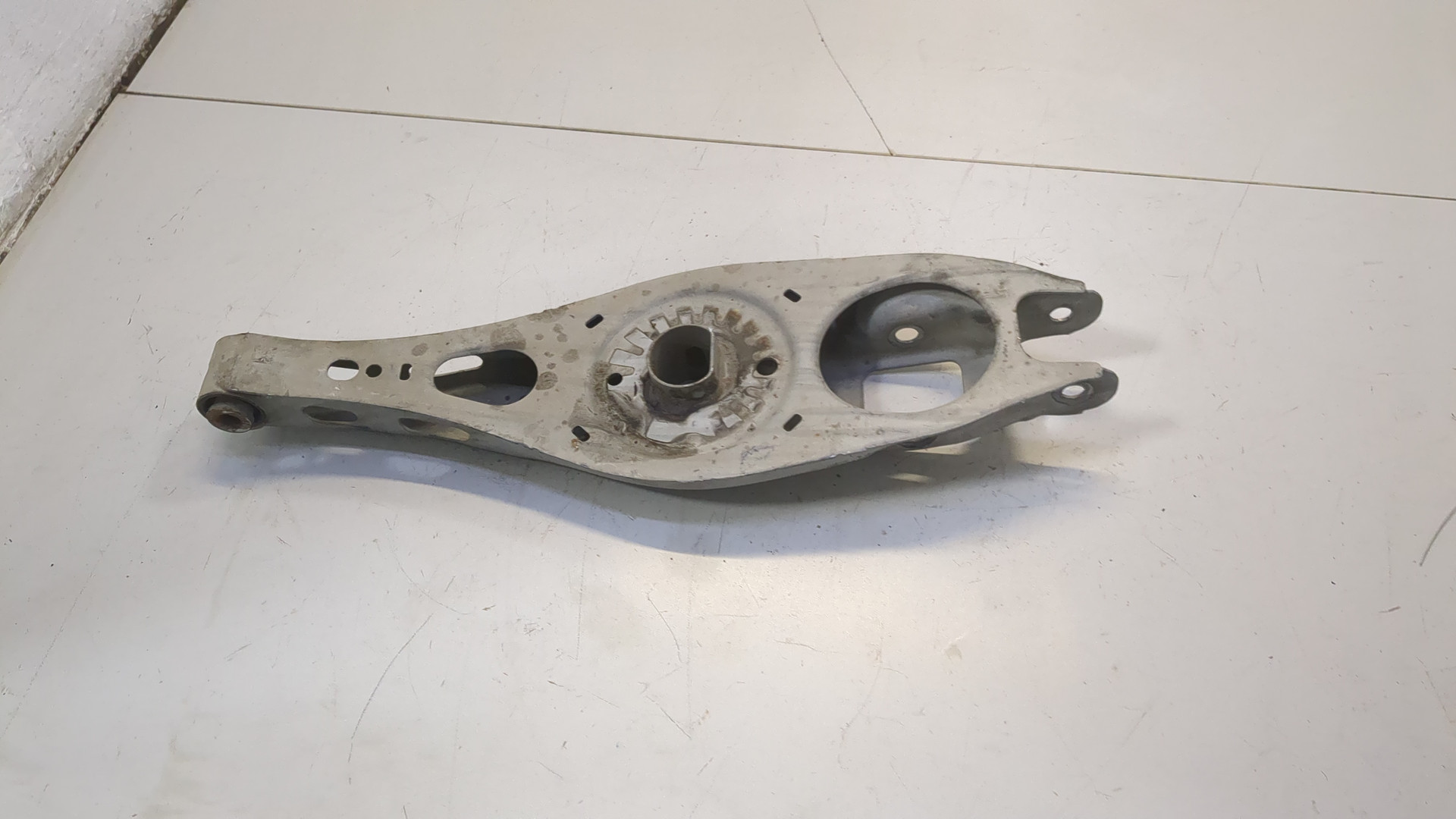 Рычаг задний