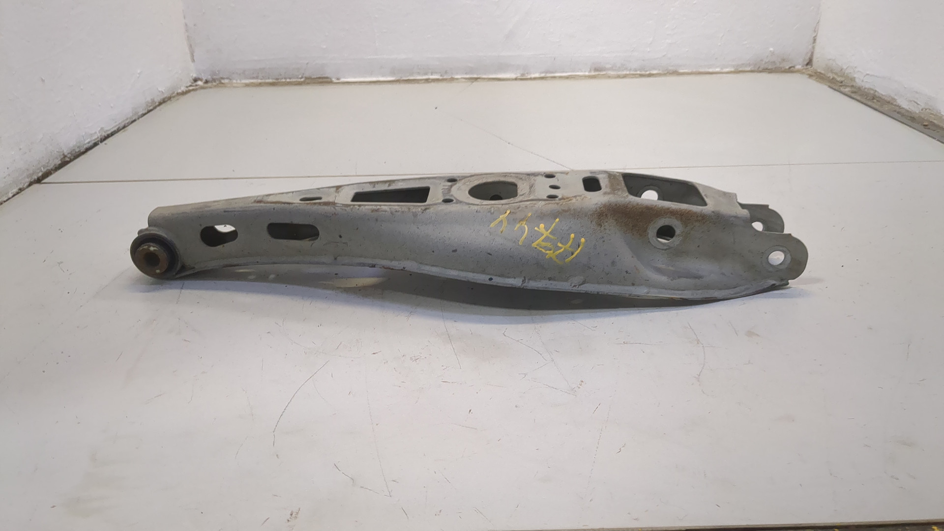 Рычаг задний