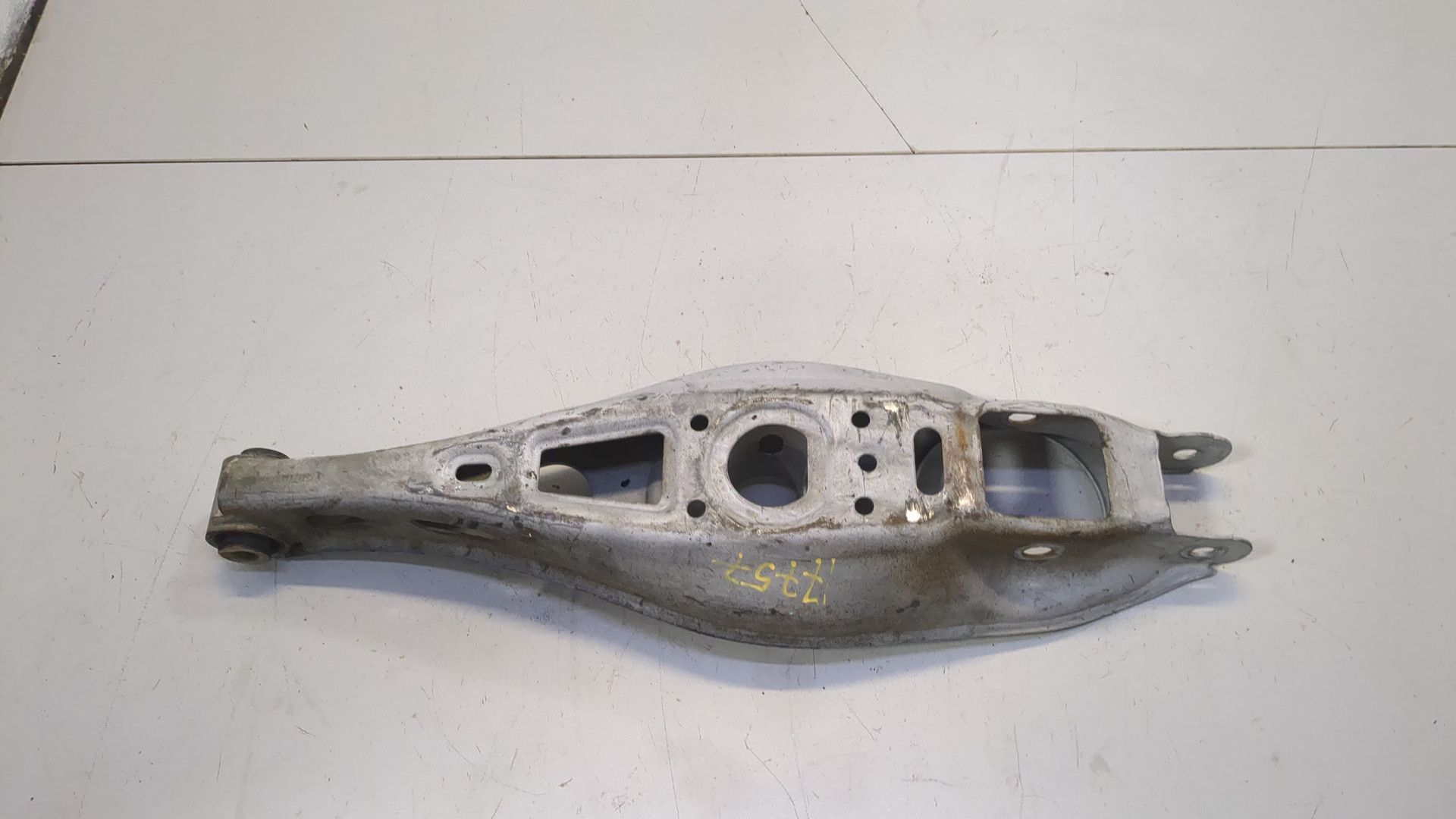 Рычаг задний