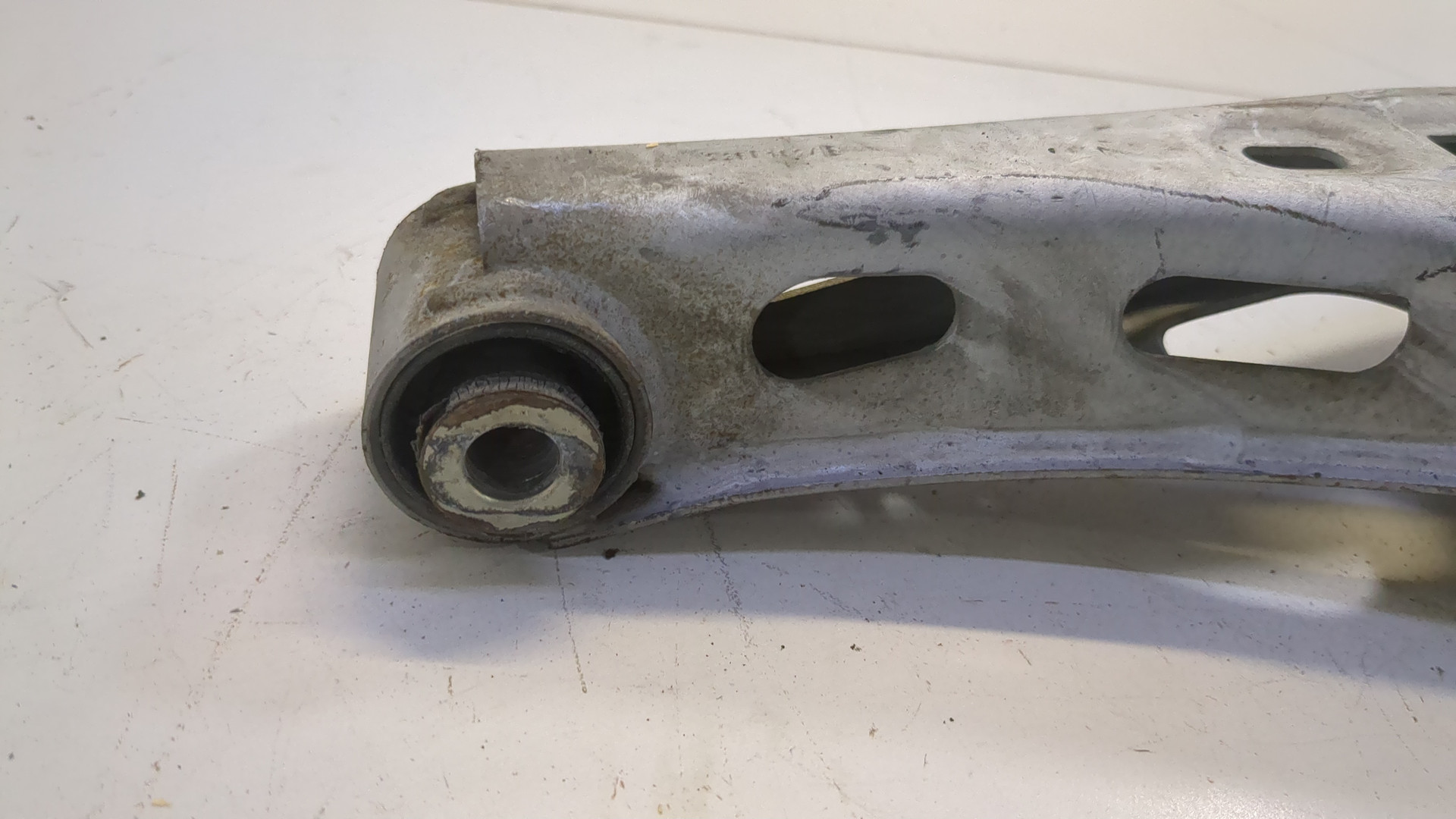 Рычаг задний