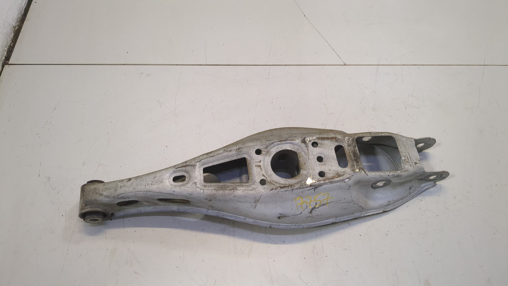 Рычаг задний