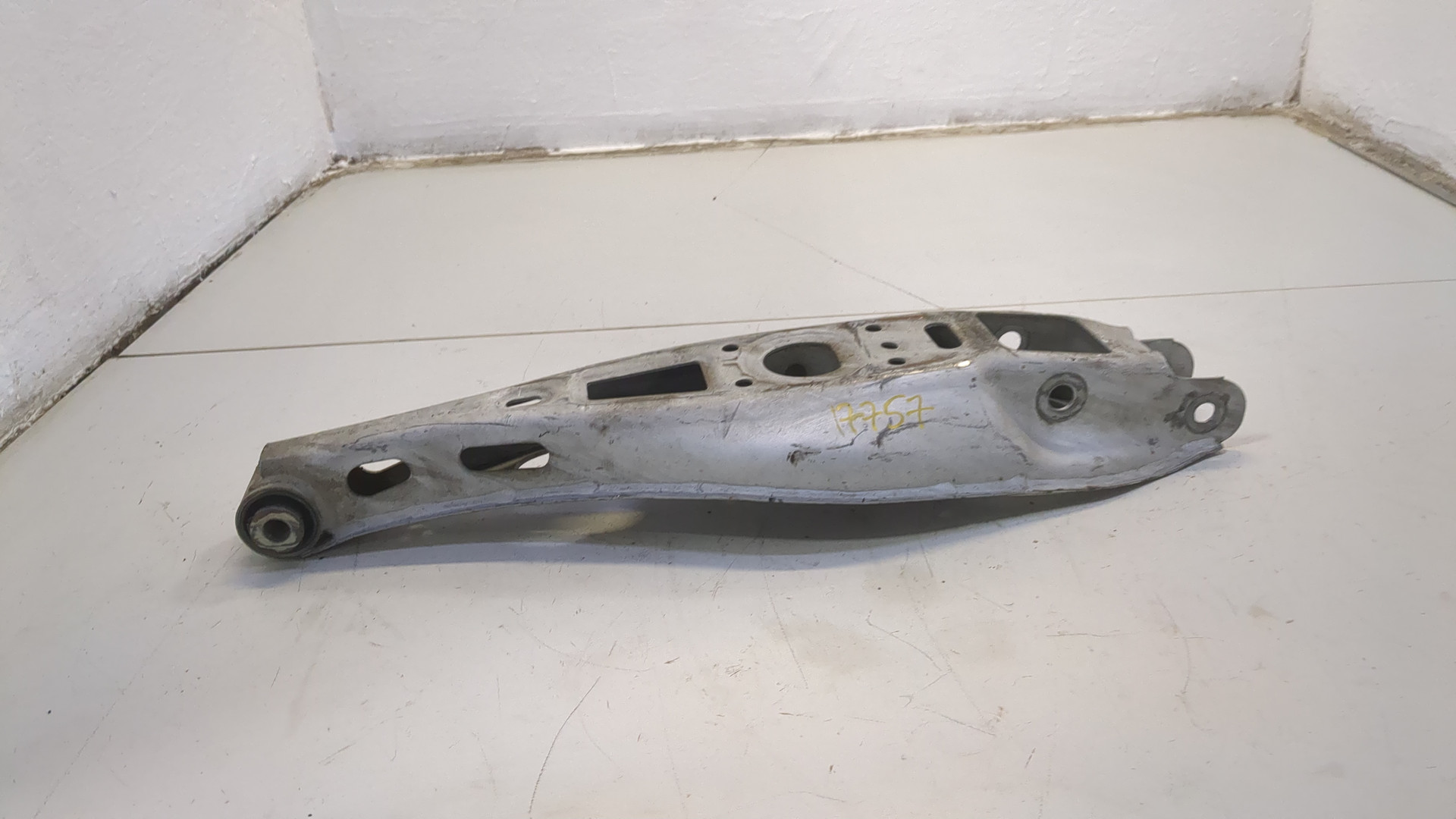 Рычаг задний