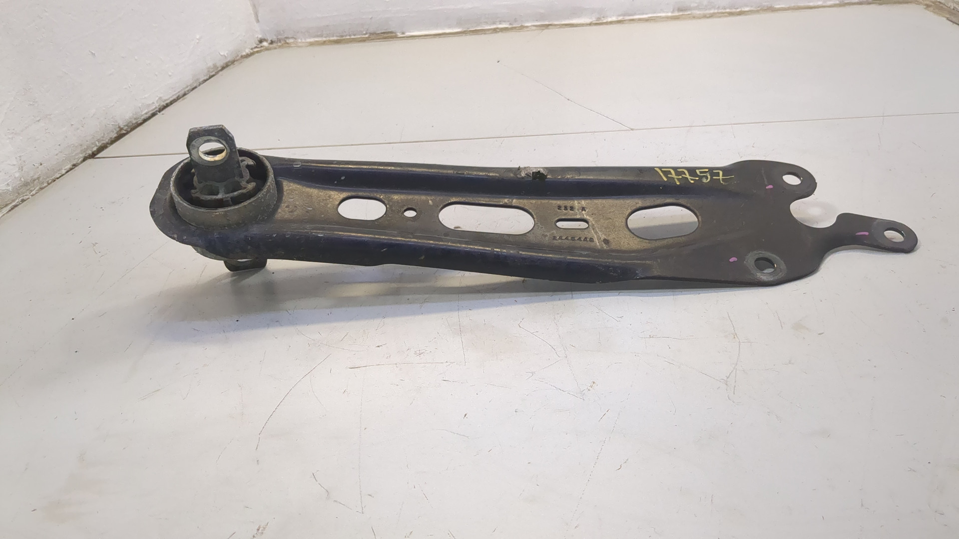 Рычаг задний правый