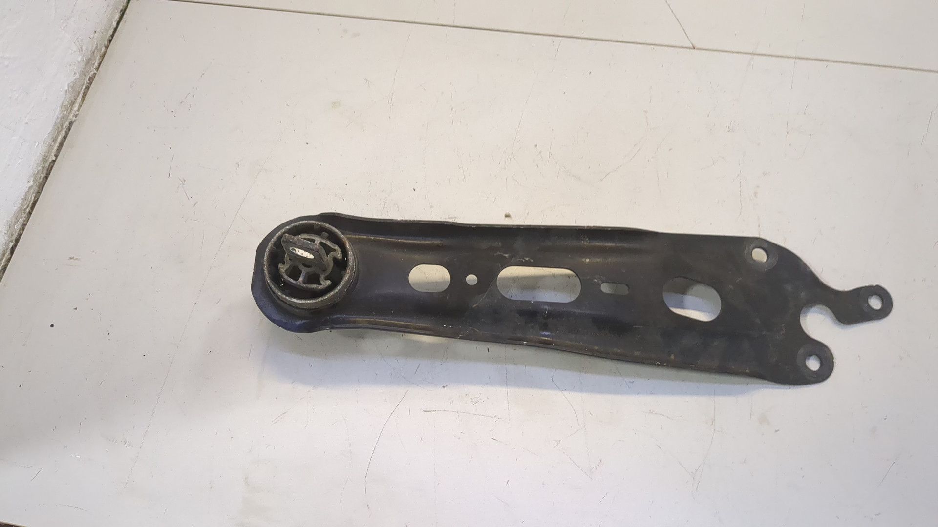 Рычаг задний правый