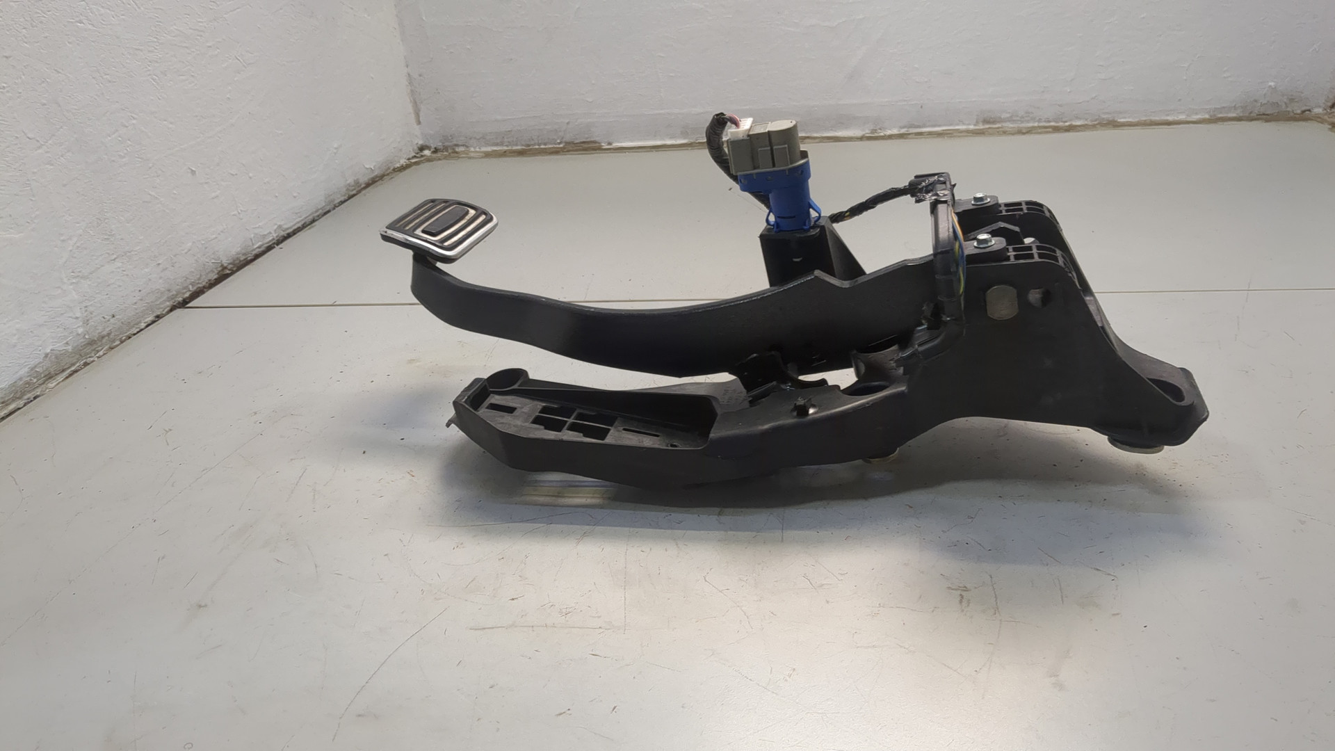 Педаль тормоза