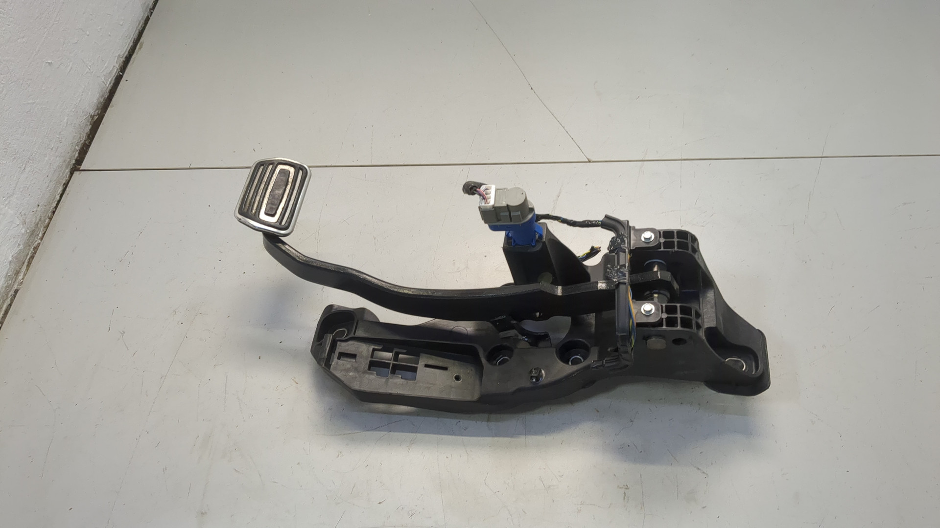 Педаль тормоза