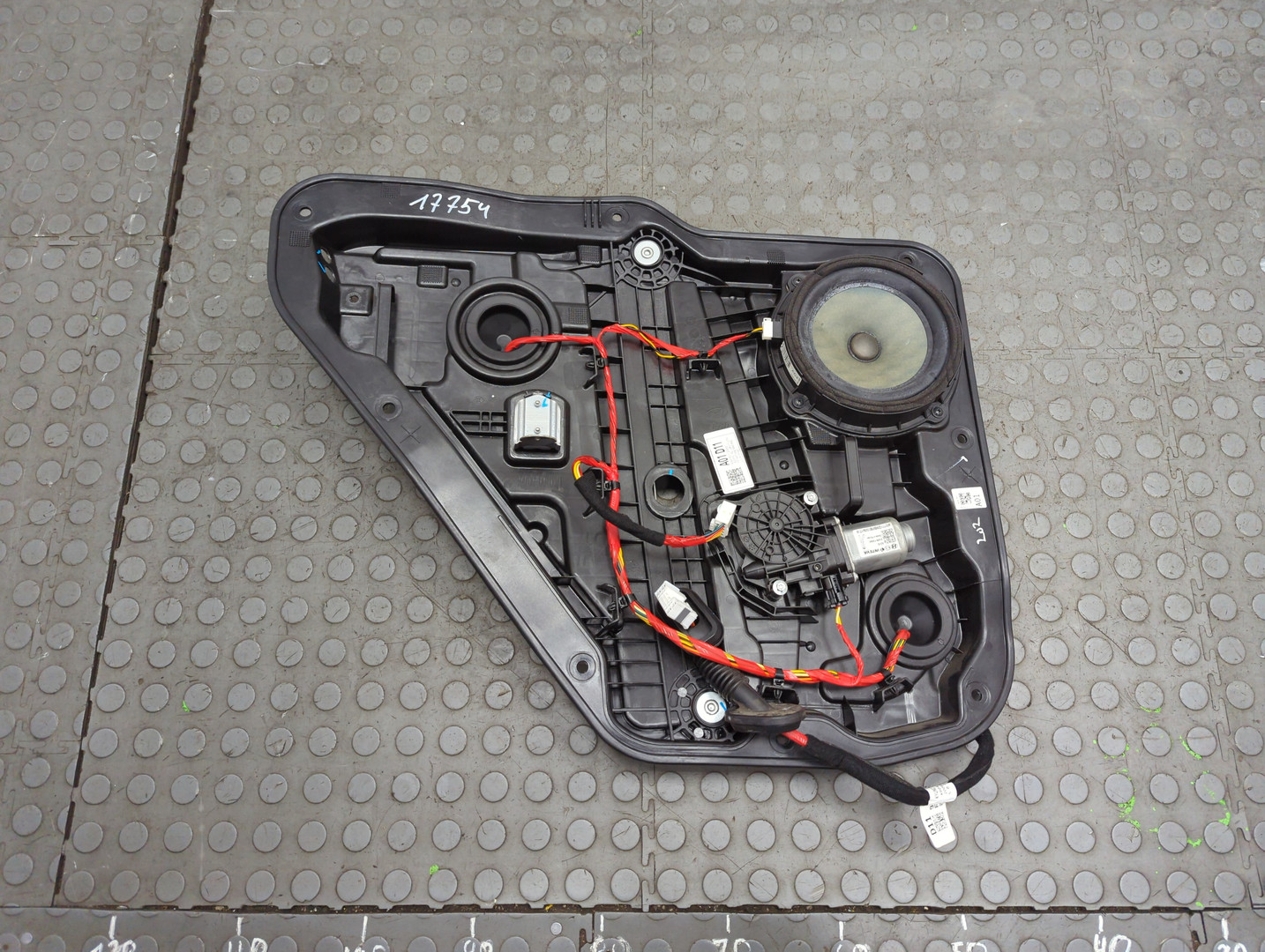 Стеклоподъемник электр. задний левый