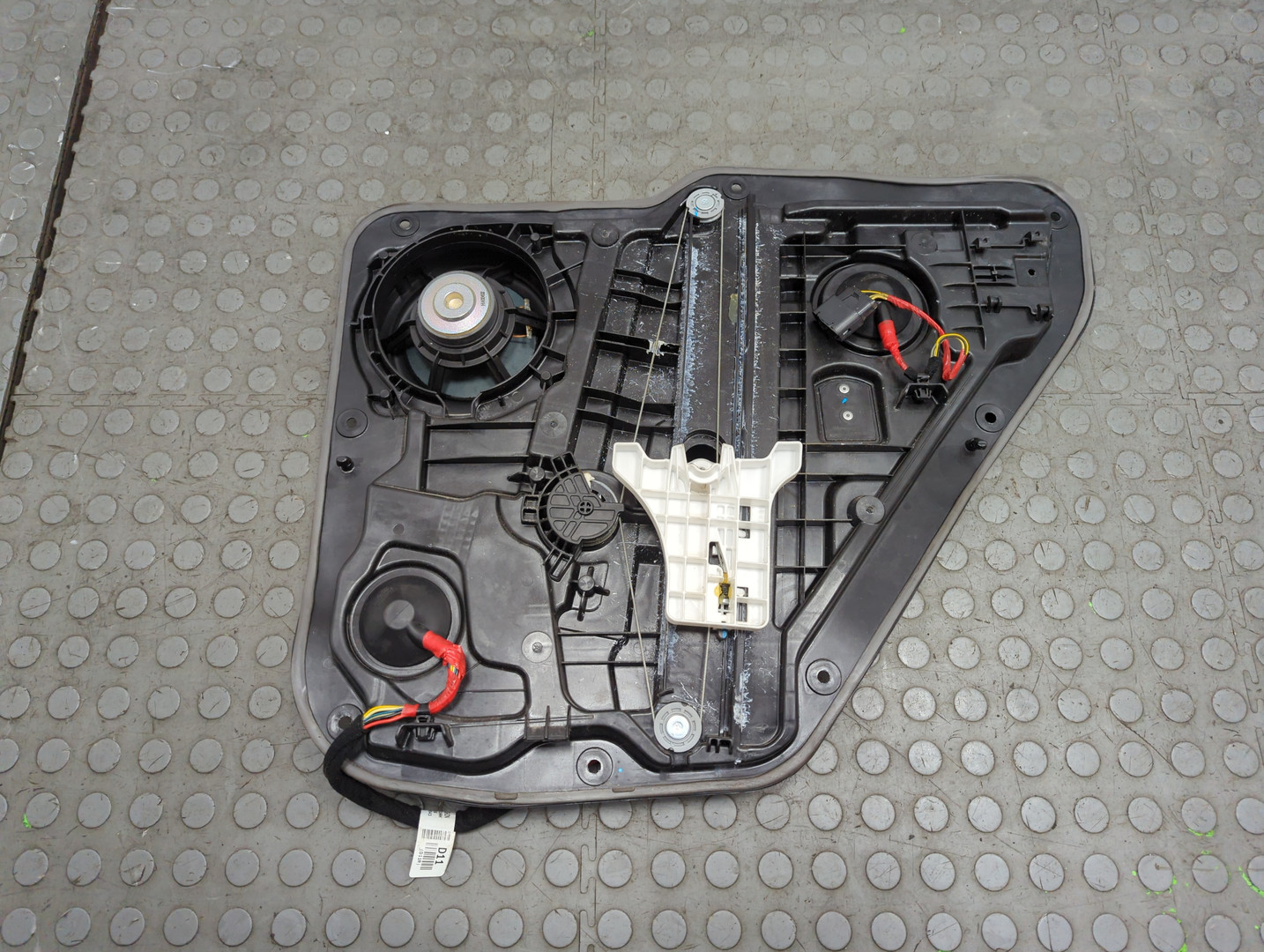 Стеклоподъемник электр. задний левый