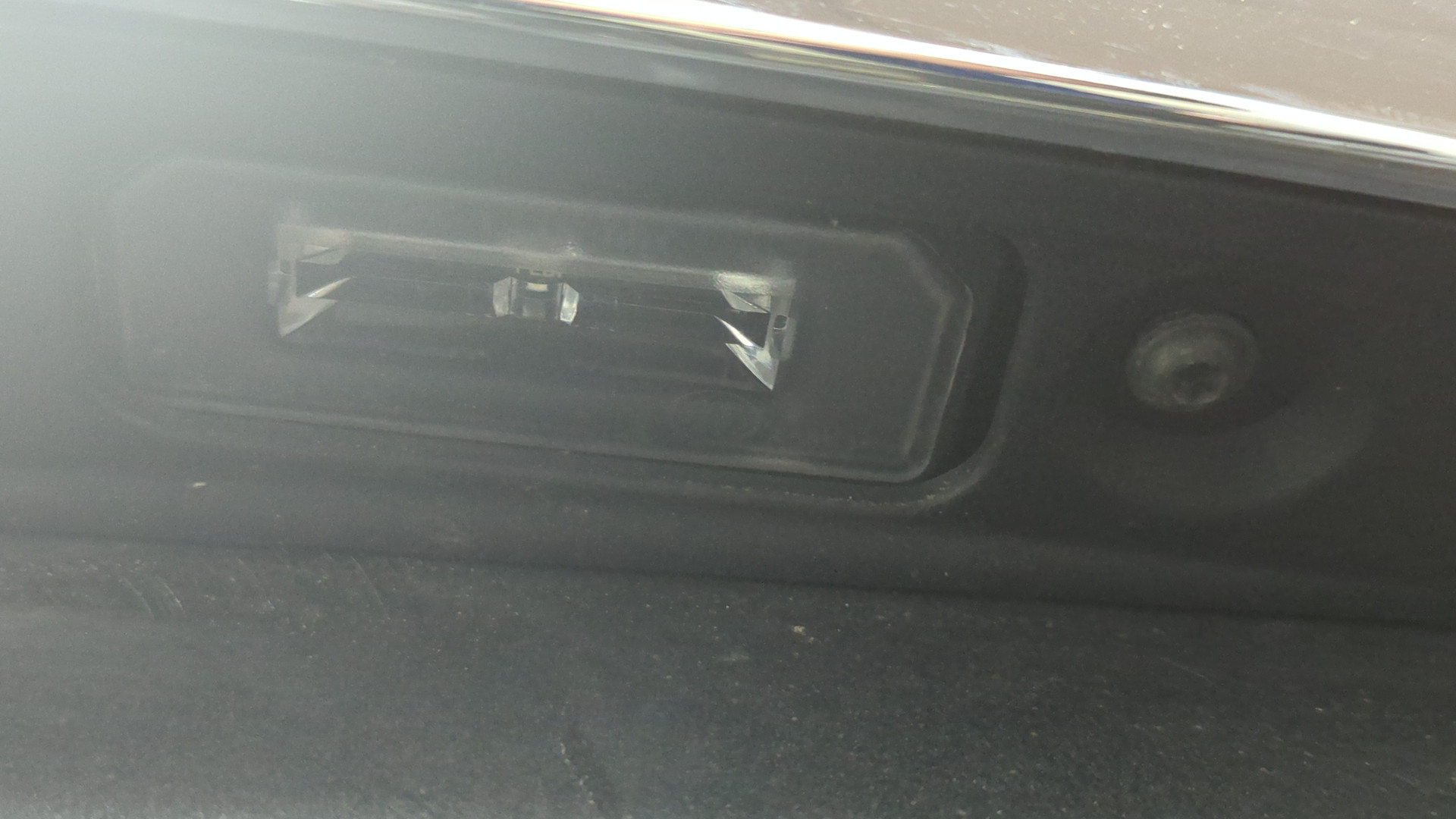 Дверь багажника