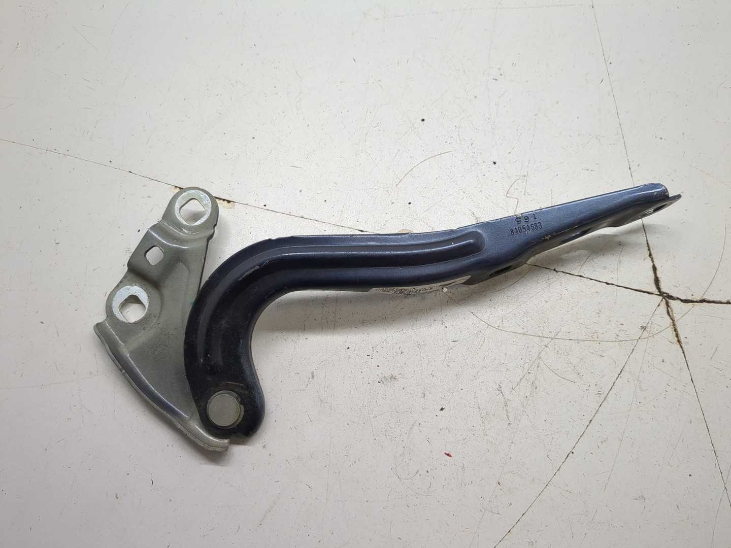 Петля капота левая