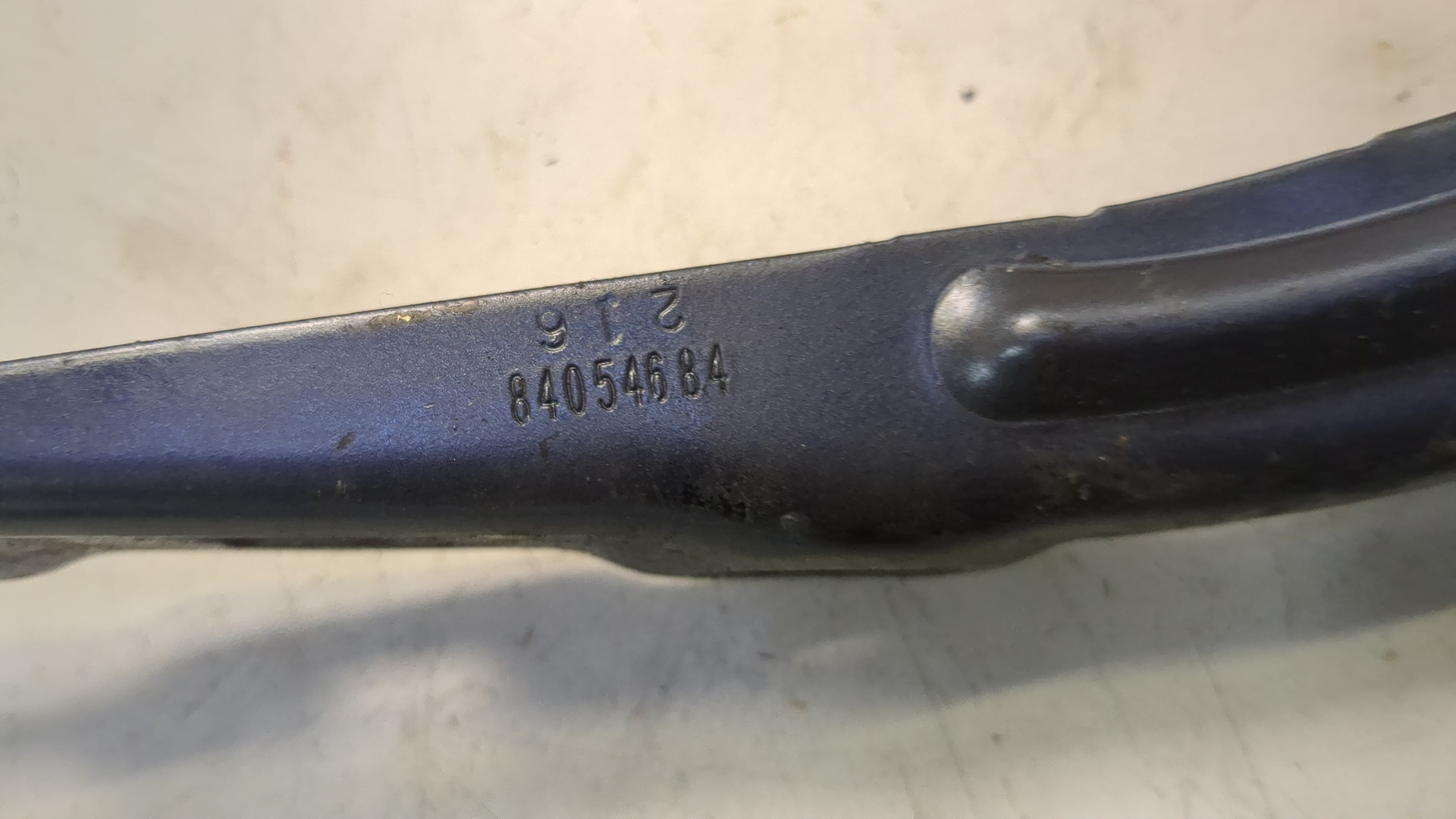 Петля капота правая