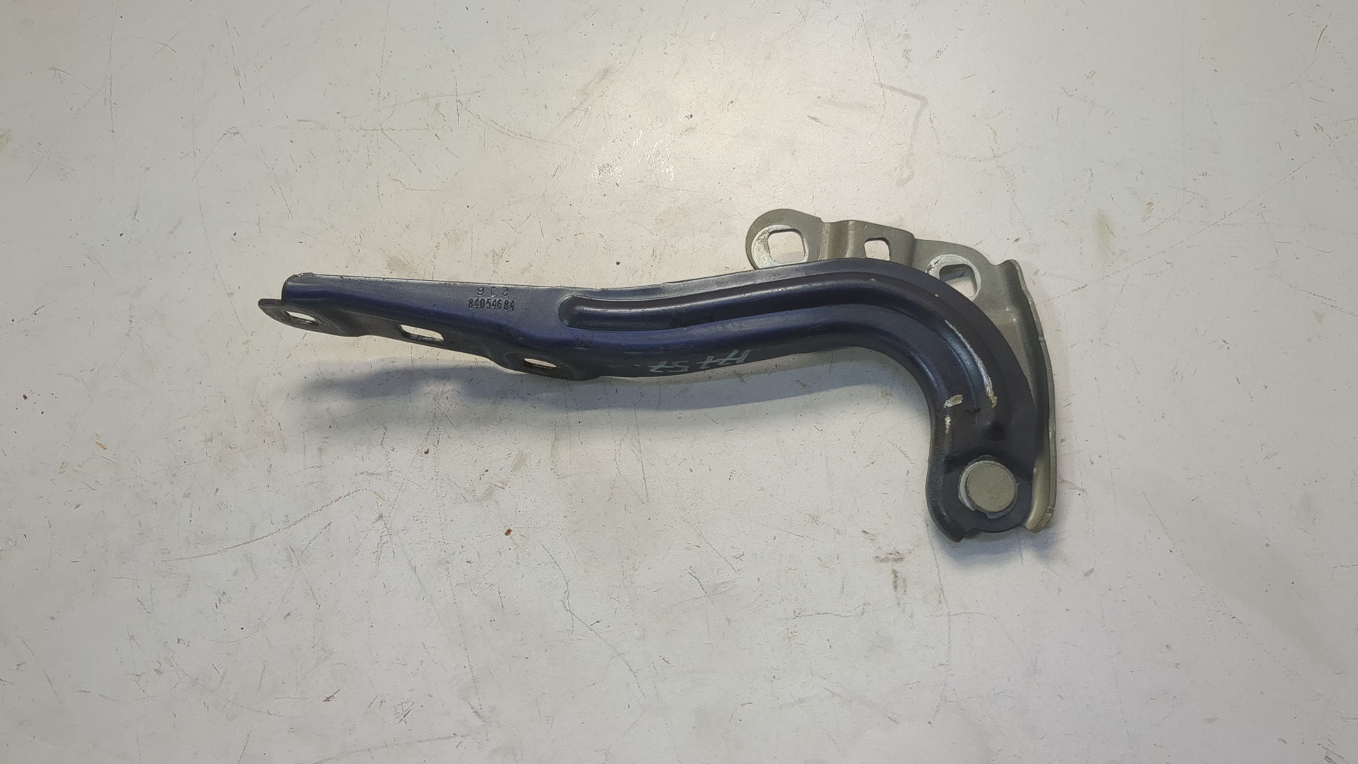 Петля капота правая