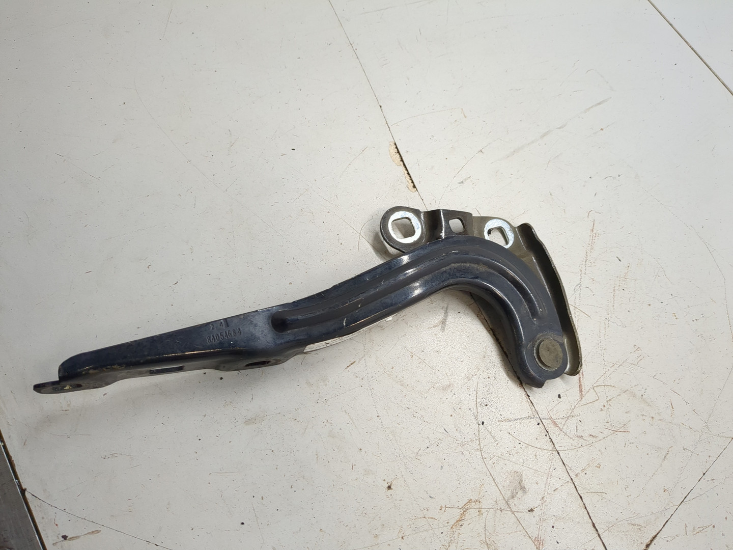 Петля капота правая