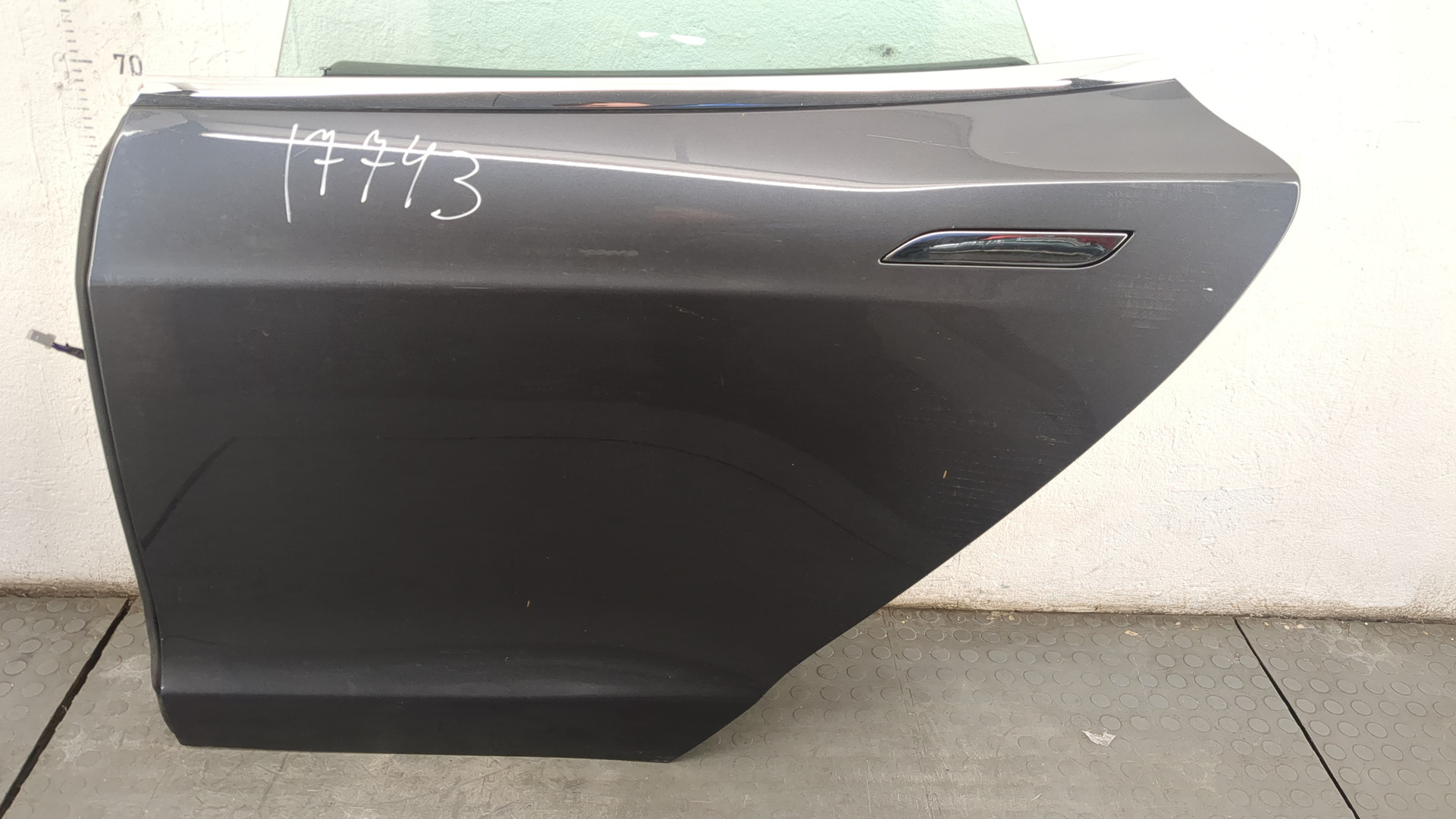 Дверь задняя левая