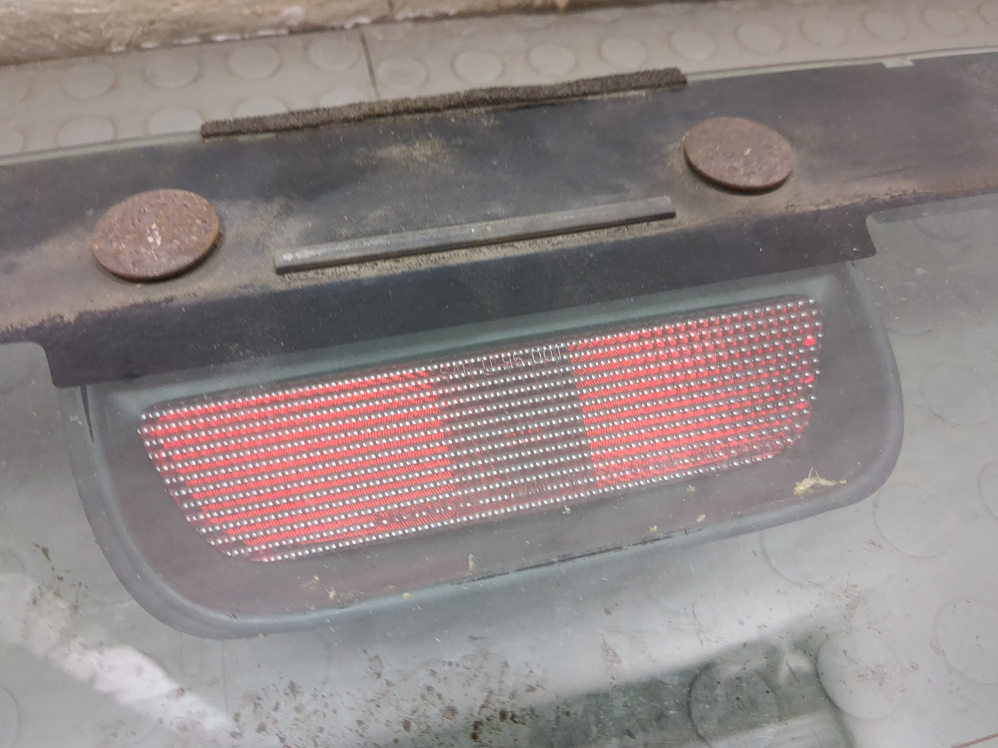 Стекло заднее