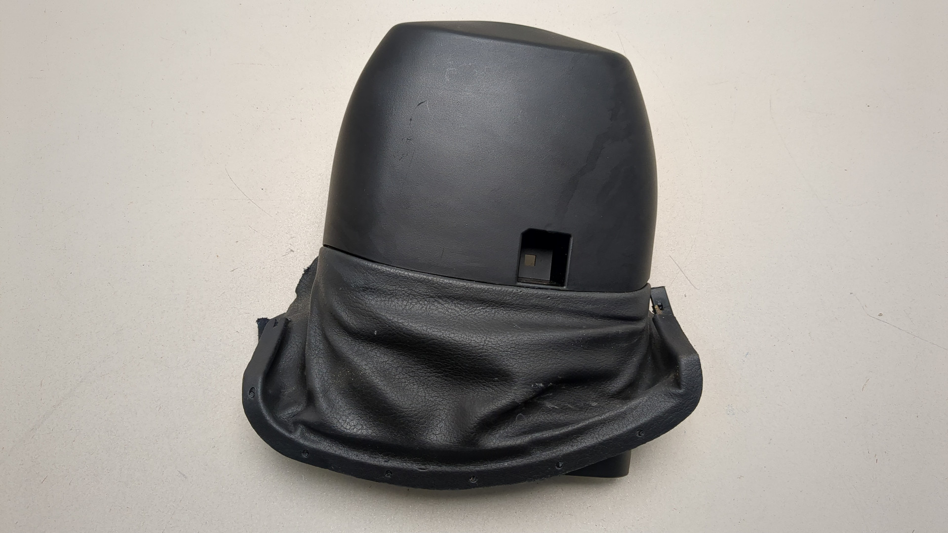 Кожух рулевой колонки