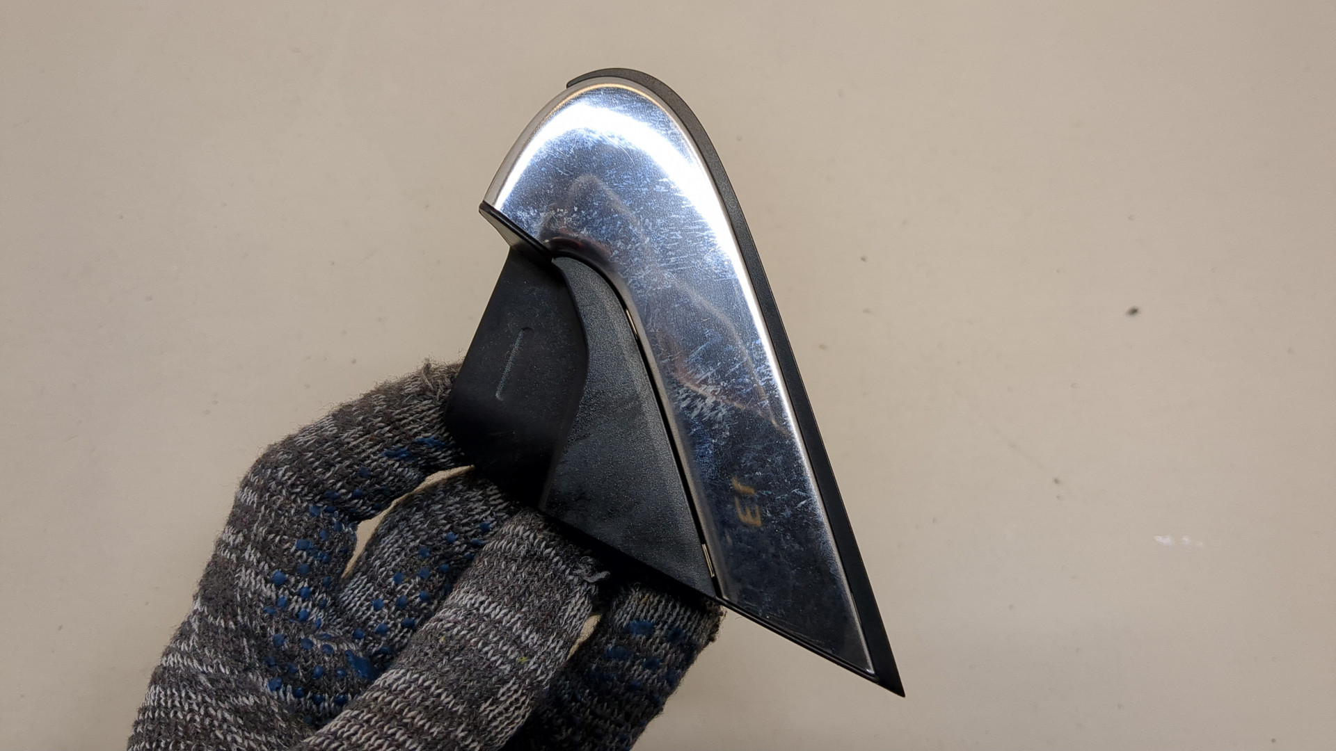 Накладка переднего крыла левого